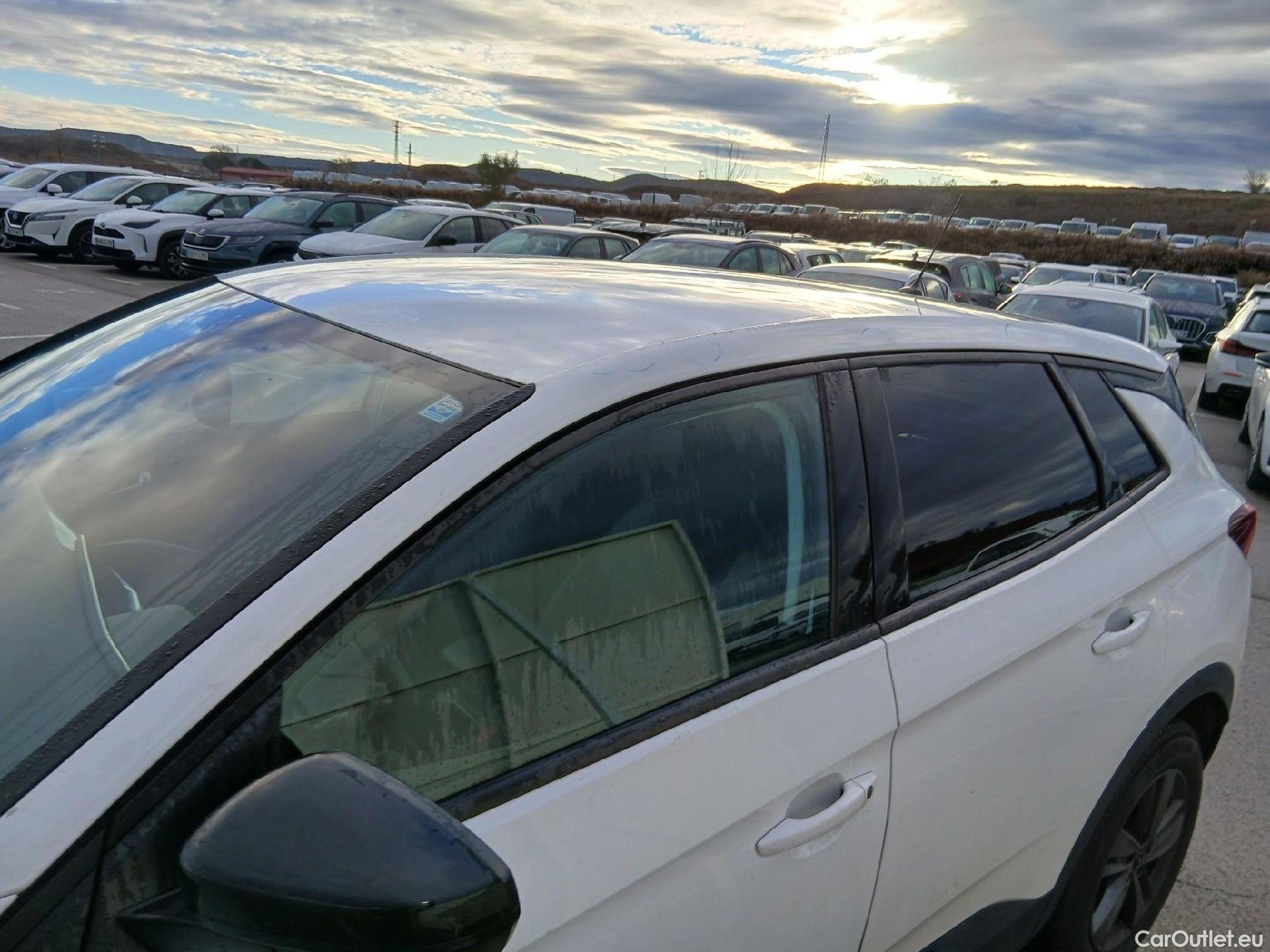  Opel   Grandland X OPEL Grandland / 2021 / 5P / todoterreno 1.5 CDTi Business Edition Auto #12