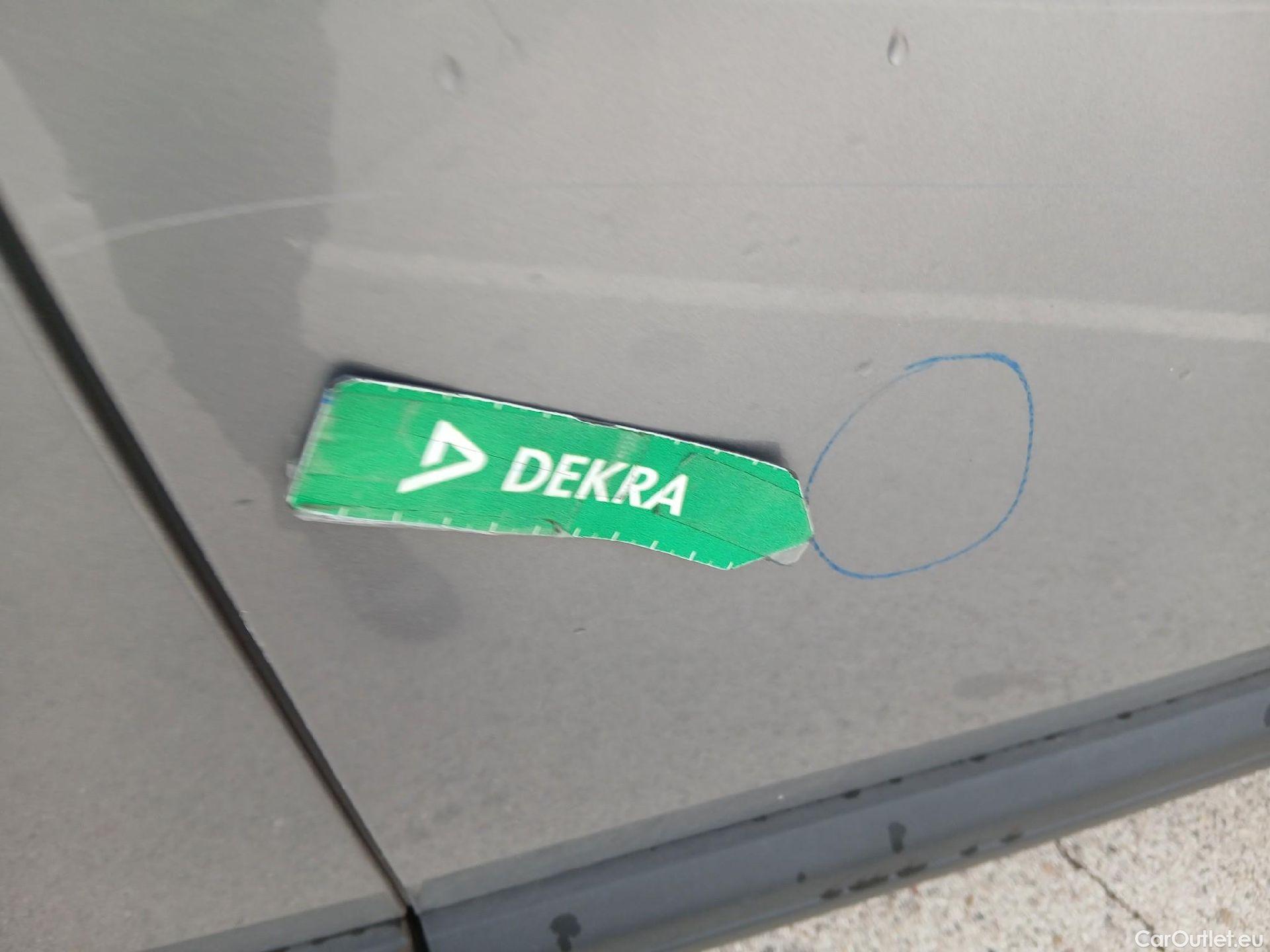  Peugeot  3008 PEUGEOT  / 2016 / 5P / todoterreno 1.5 BlueHDi 96kW (130CV) S&S Active (AC) #32