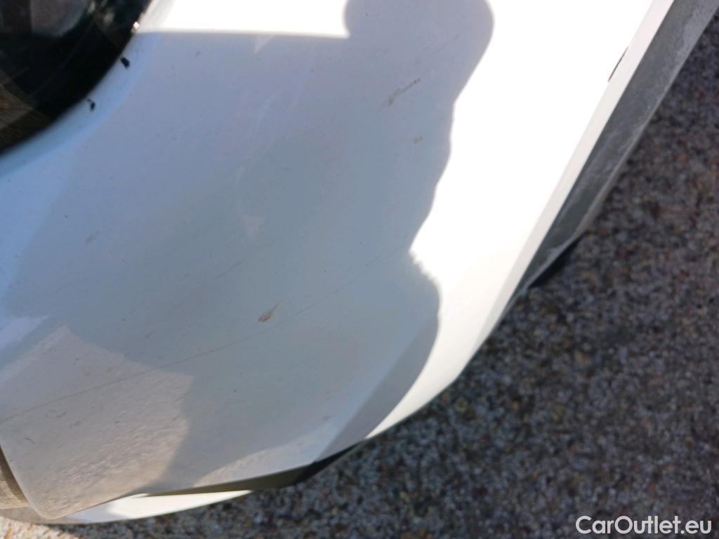  Peugeot  2008 PEUGEOT  / 2019 / 5P / todoterreno Allure BlueHDI 81kW (110CV) #31