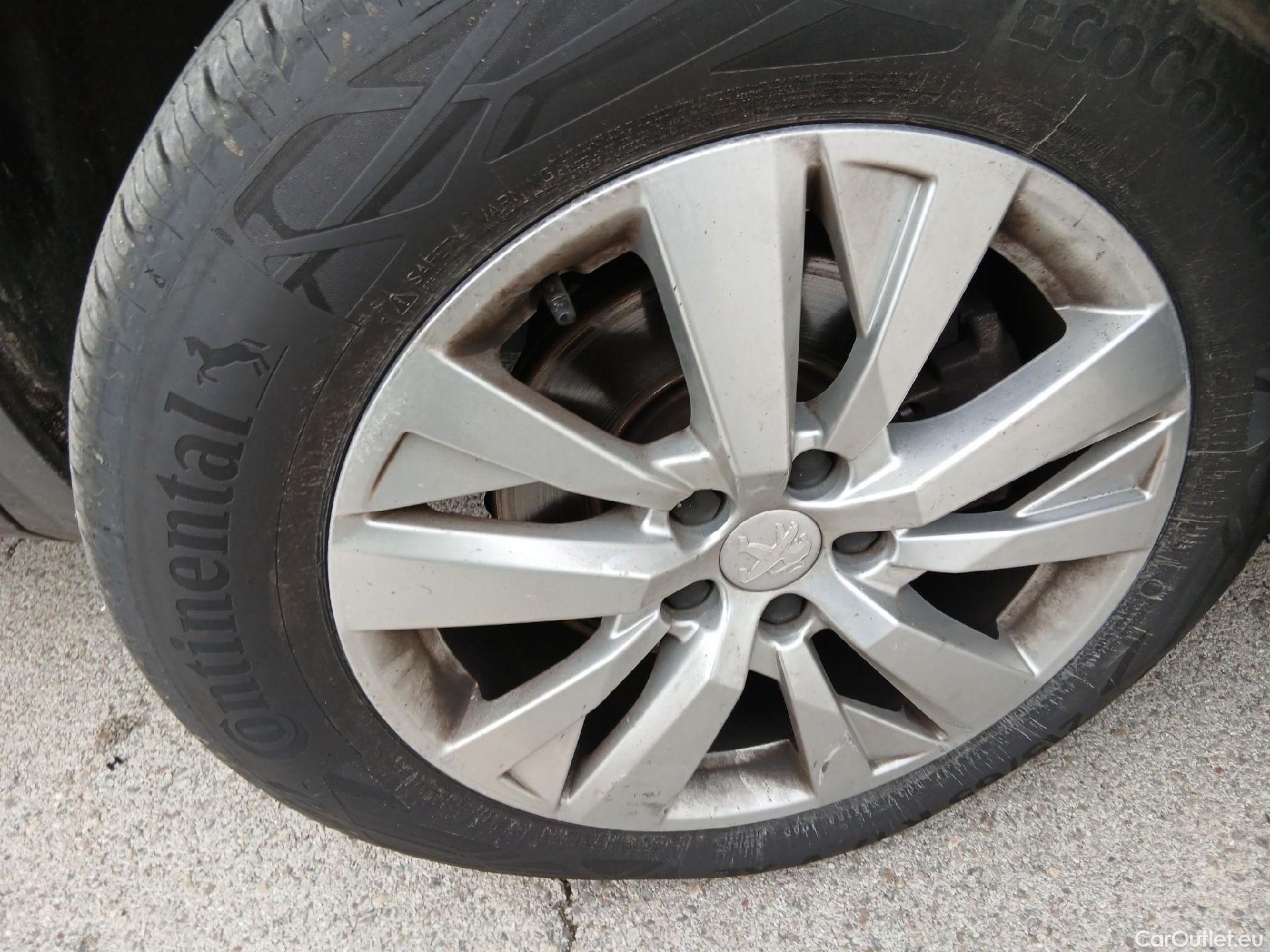  Peugeot  3008 PEUGEOT  / 2016 / 5P / todoterreno 1.5 BlueHDi 96kW (130CV) S&S Active (AC) #36