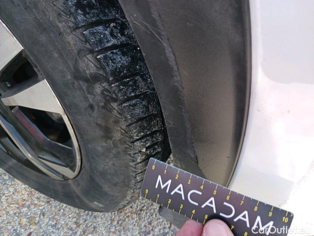  Peugeot  2008 PEUGEOT  / 2019 / 5P / todoterreno Allure BlueHDI 81kW (110CV) #43