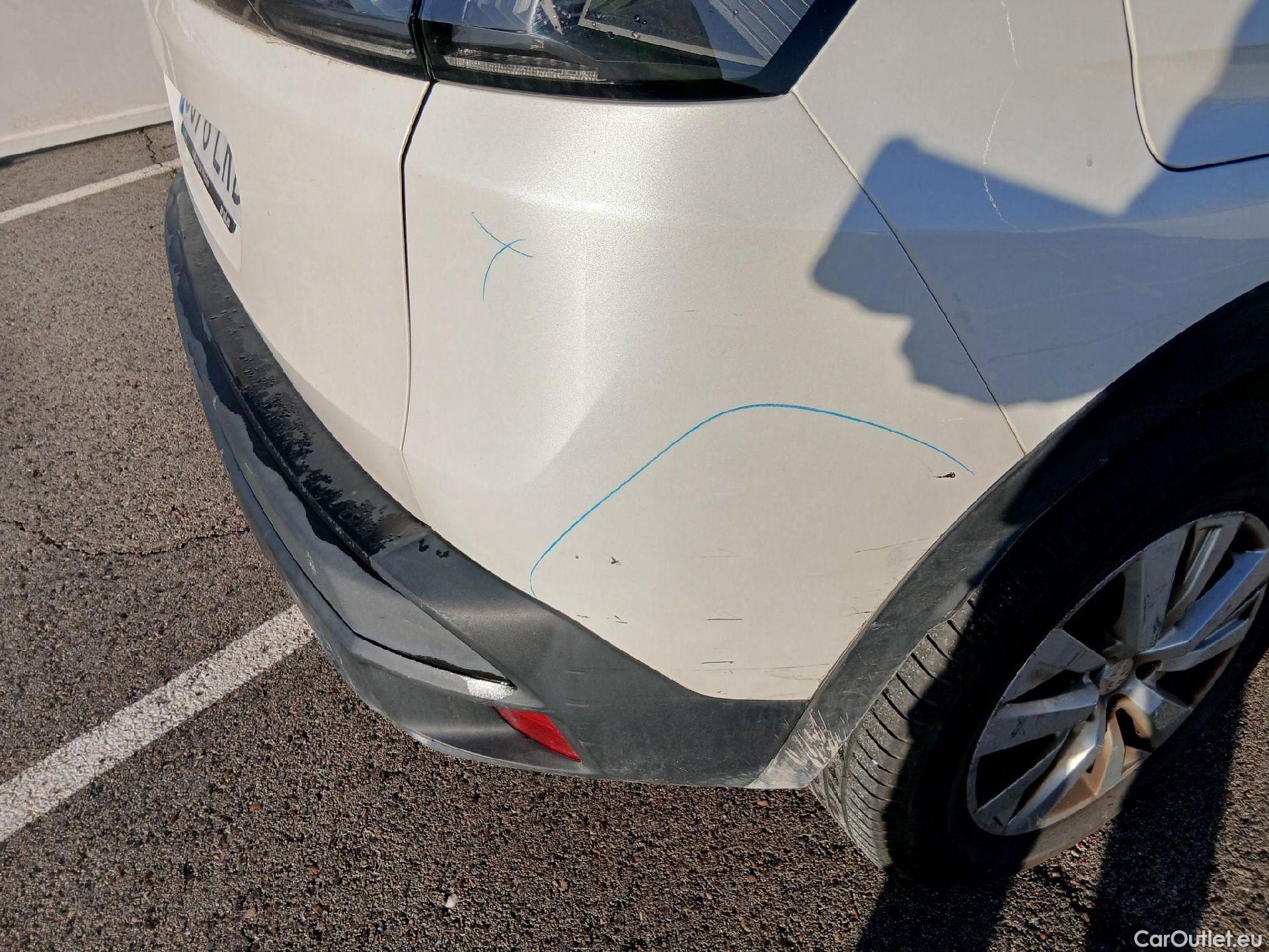  Peugeot  3008 PEUGEOT  / 2020 / 5P / todoterreno 1.2 PureTech 96KW S&S Active Pack EAT8 #27