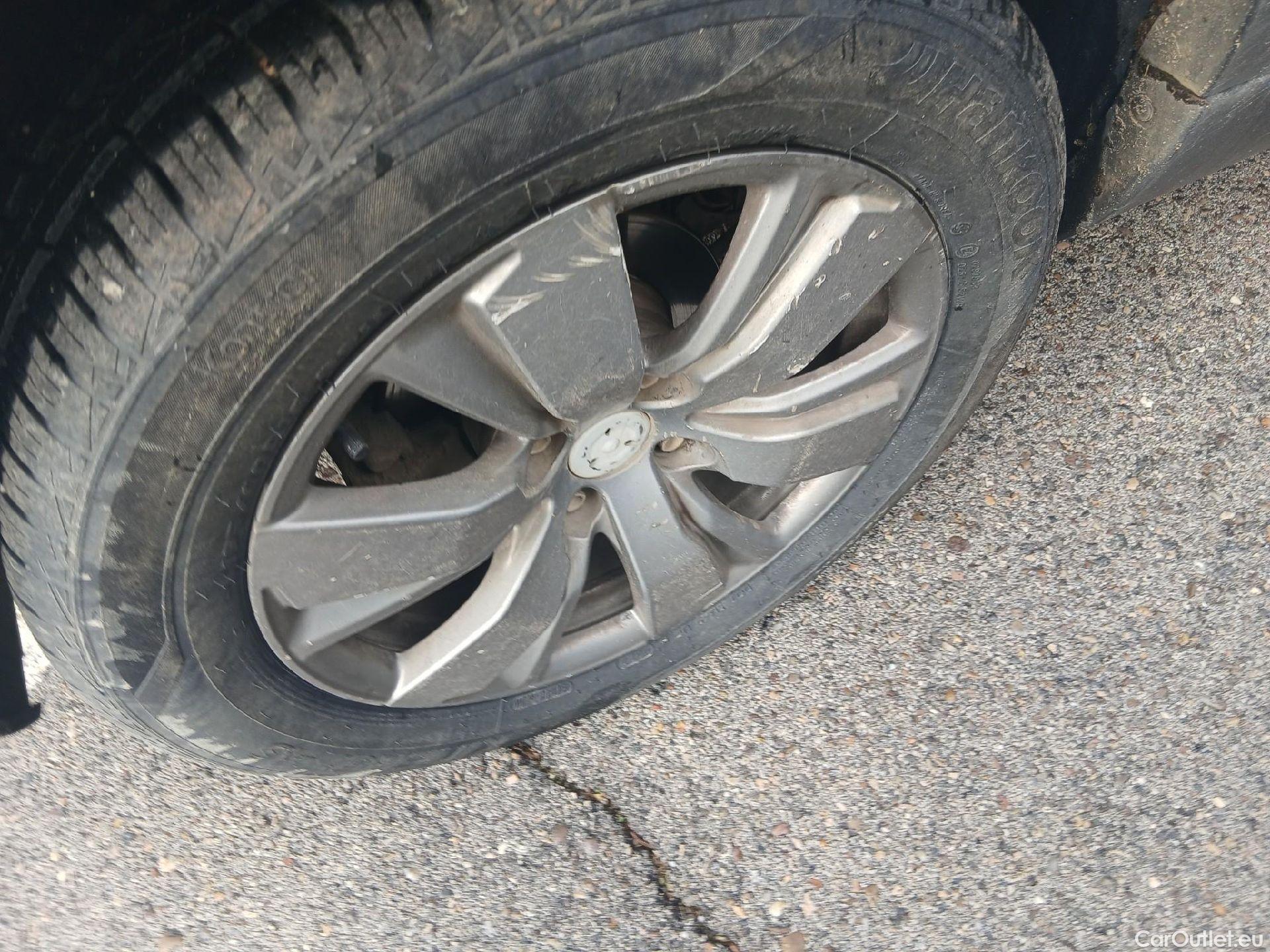  Peugeot  2008 PEUGEOT  / 2016 / 5P / todoterreno Signature BlueHDi 100 S&S 5 Vel. MAN #51