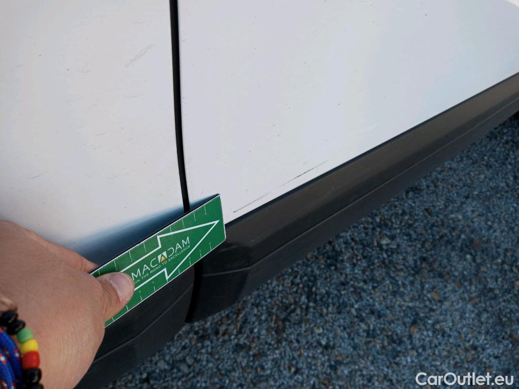  Peugeot  2008 PEUGEOT  / 2019 / 5P / todoterreno Active Pack BlueHDI 81kW (110CV) #13