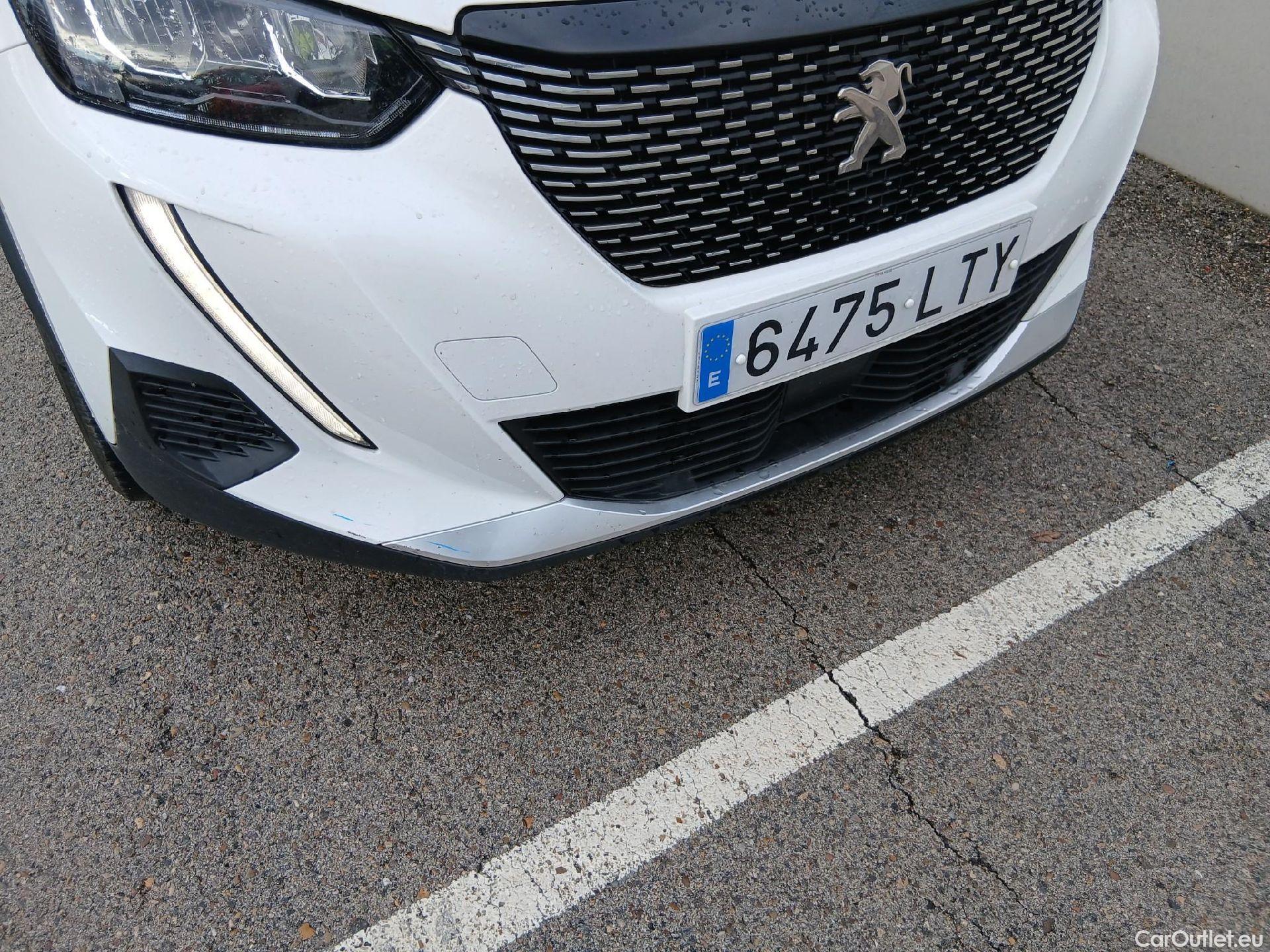  Peugeot  2008 PEUGEOT  / 2019 / 5P / todoterreno Allure BlueHDI 81kW (110CV) #10