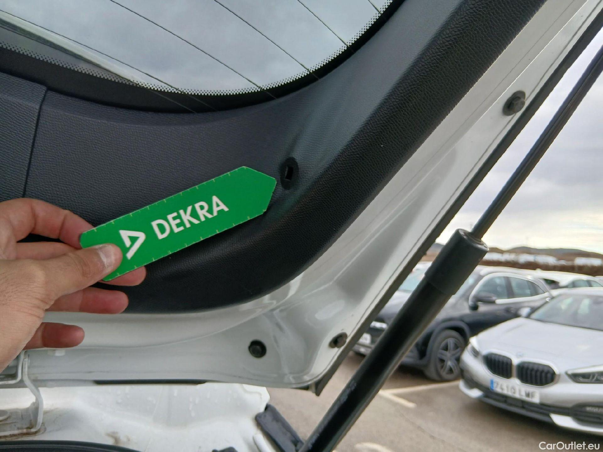  Peugeot  2008 PEUGEOT  / 2019 / 5P / todoterreno Allure BlueHDI 81kW (110CV) #7