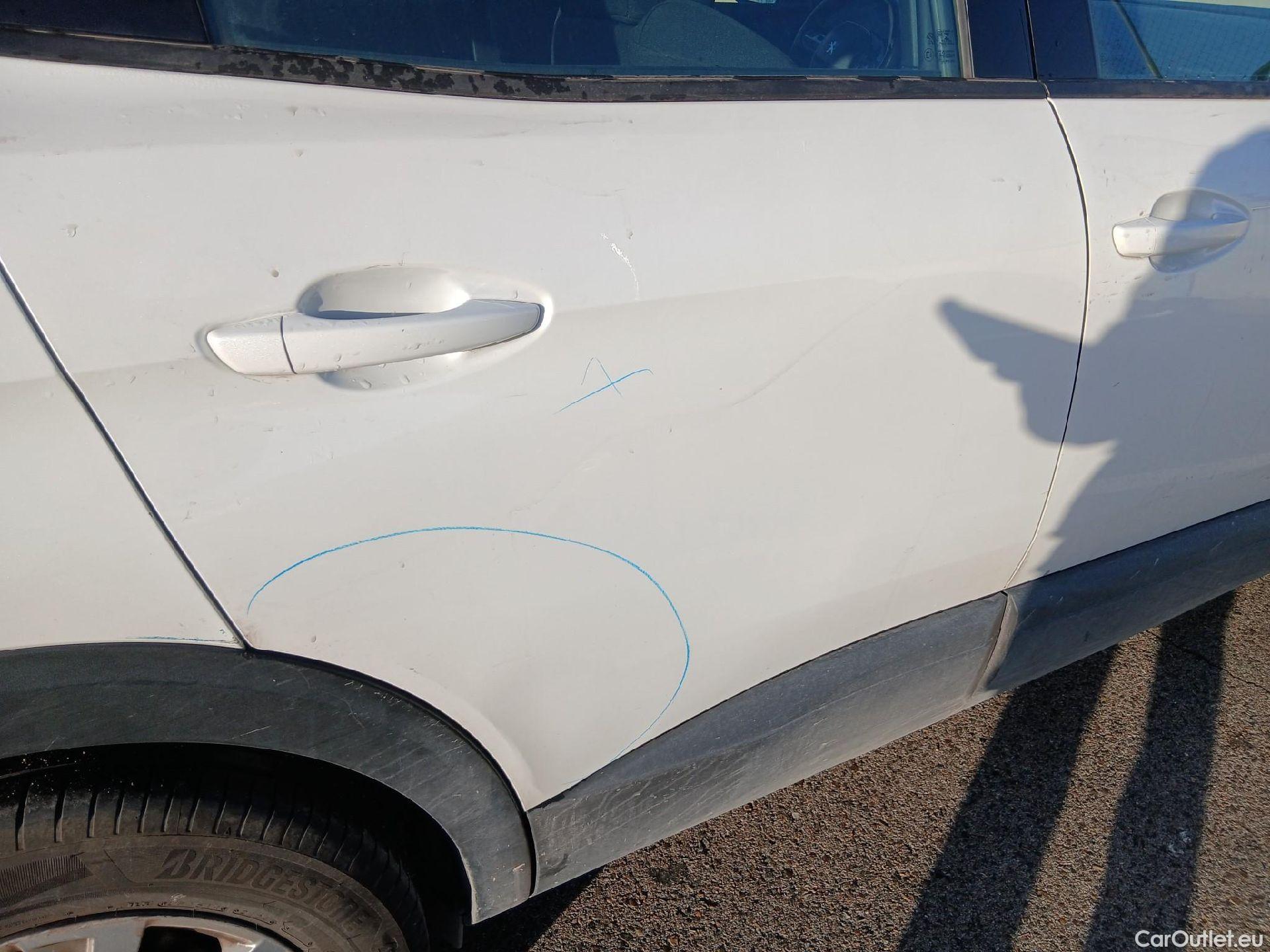  Peugeot  3008 PEUGEOT  / 2020 / 5P / todoterreno 1.2 PureTech 96KW S&S Active Pack EAT8 #32