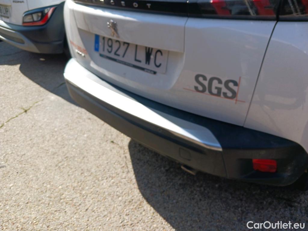  Peugeot  2008 PEUGEOT  / 2019 / 5P / todoterreno Allure BlueHDI 81kW (110CV) #50