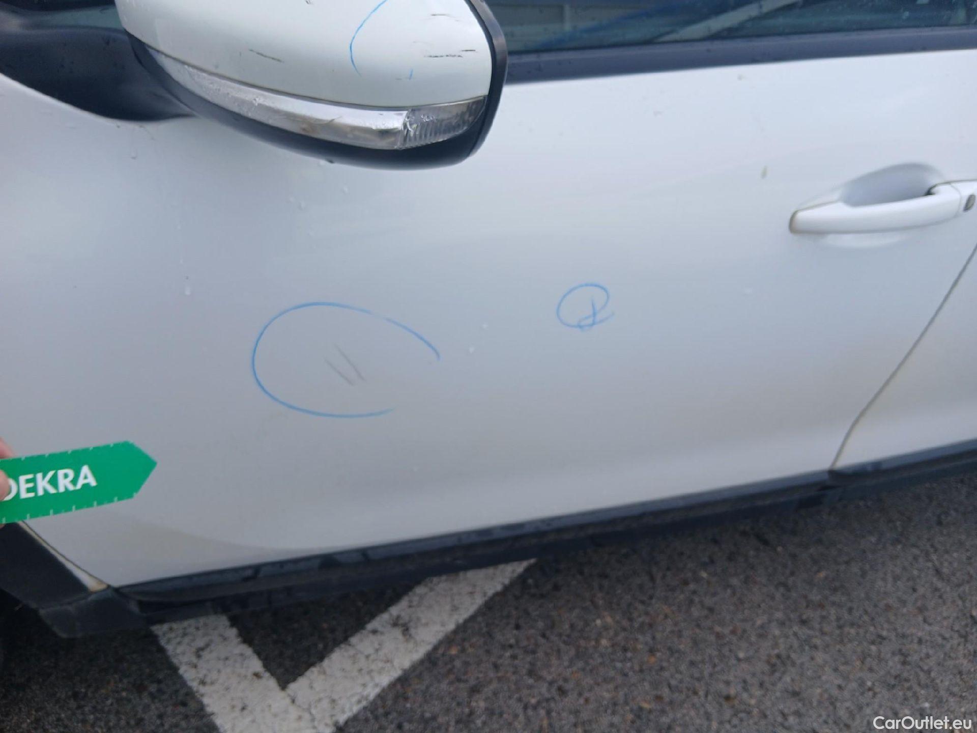  Peugeot  2008 PEUGEOT  / 2016 / 5P / todoterreno Signature BlueHDi 100 S&S 5 Vel. MAN #37