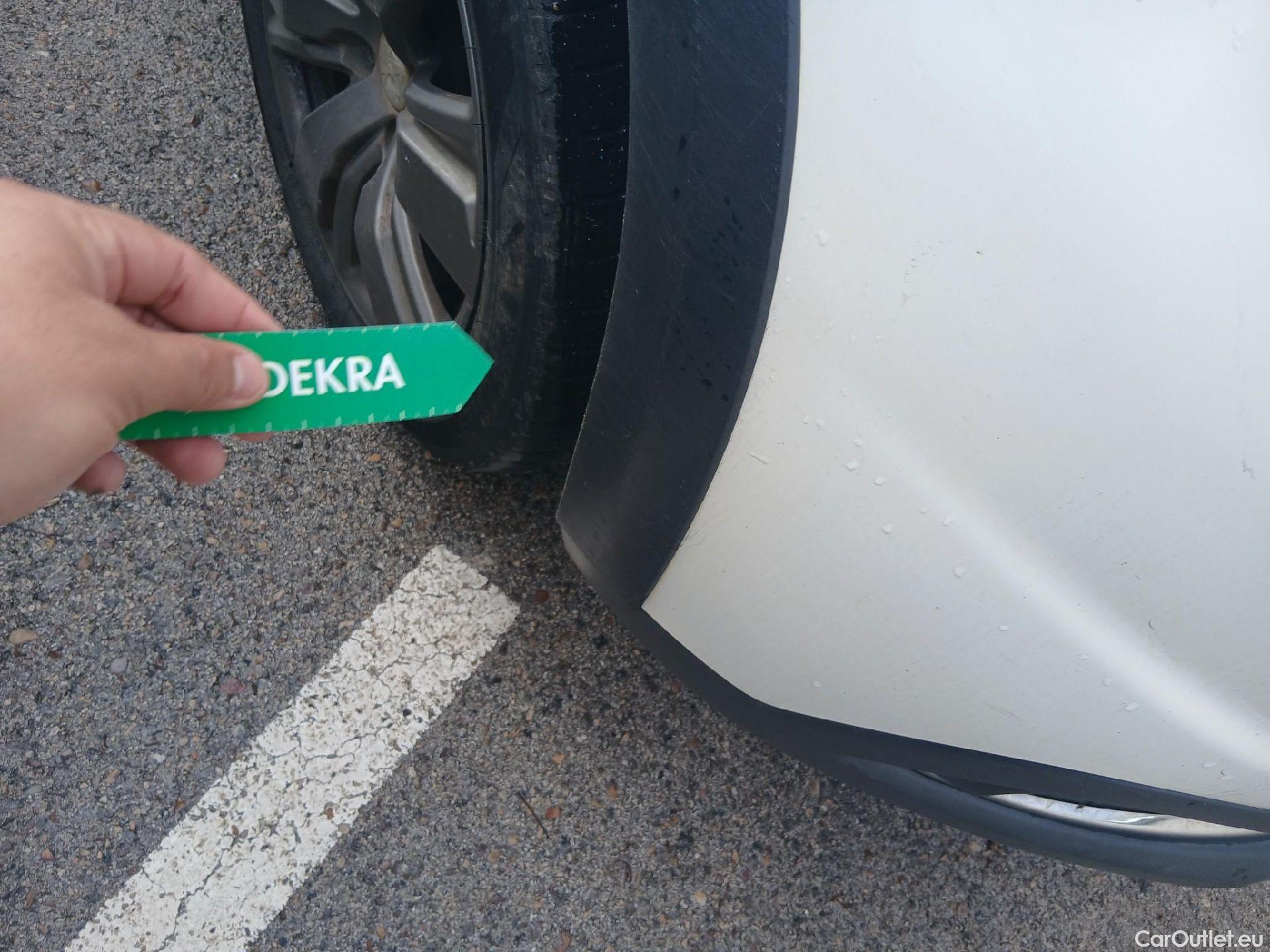  Peugeot  2008 PEUGEOT  / 2016 / 5P / todoterreno Signature BlueHDi 100 S&S 5 Vel. MAN #20