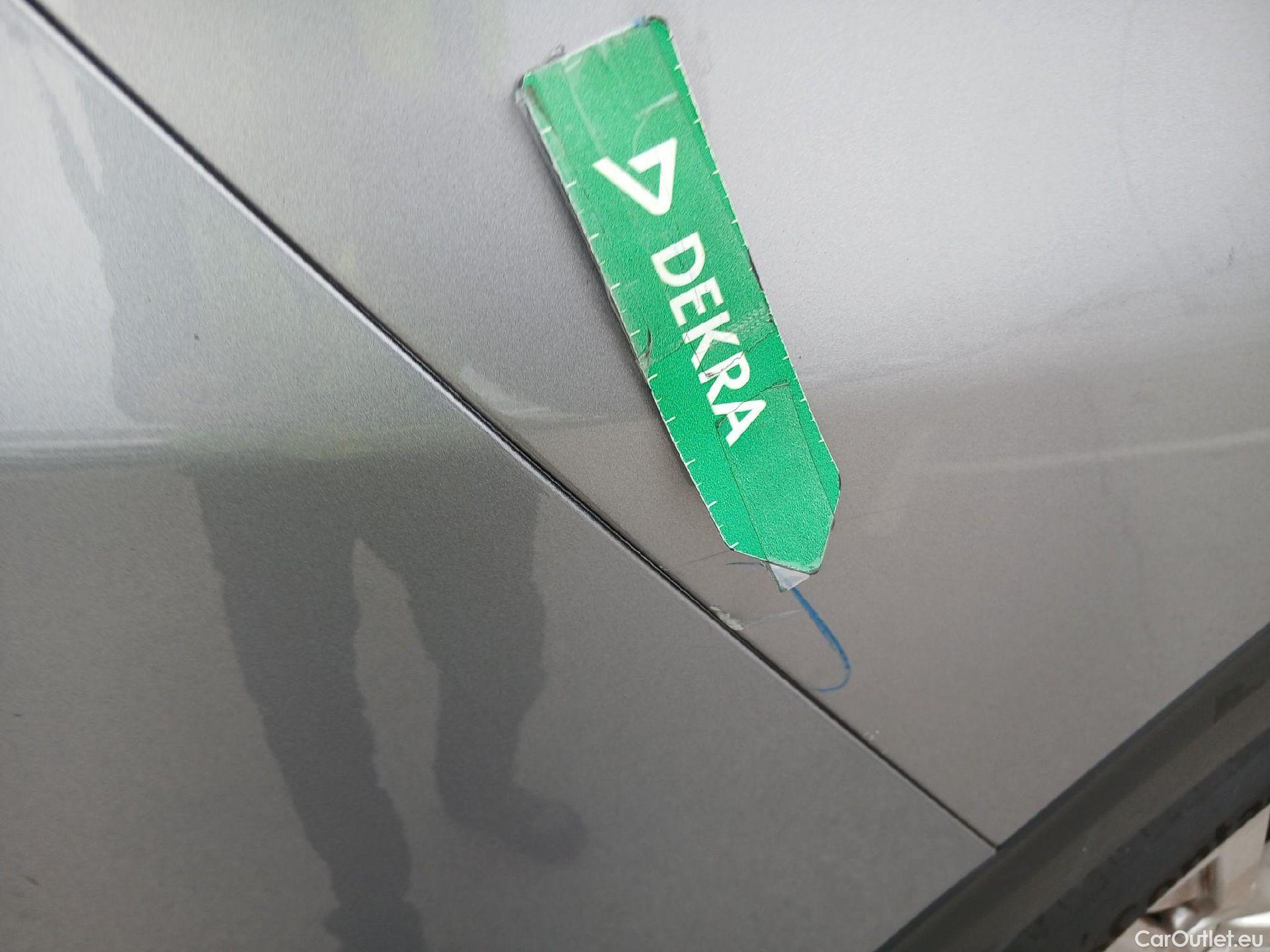  Peugeot  3008 PEUGEOT  / 2016 / 5P / todoterreno 1.5 BlueHDi 96kW (130CV) S&S Active (AC) #28