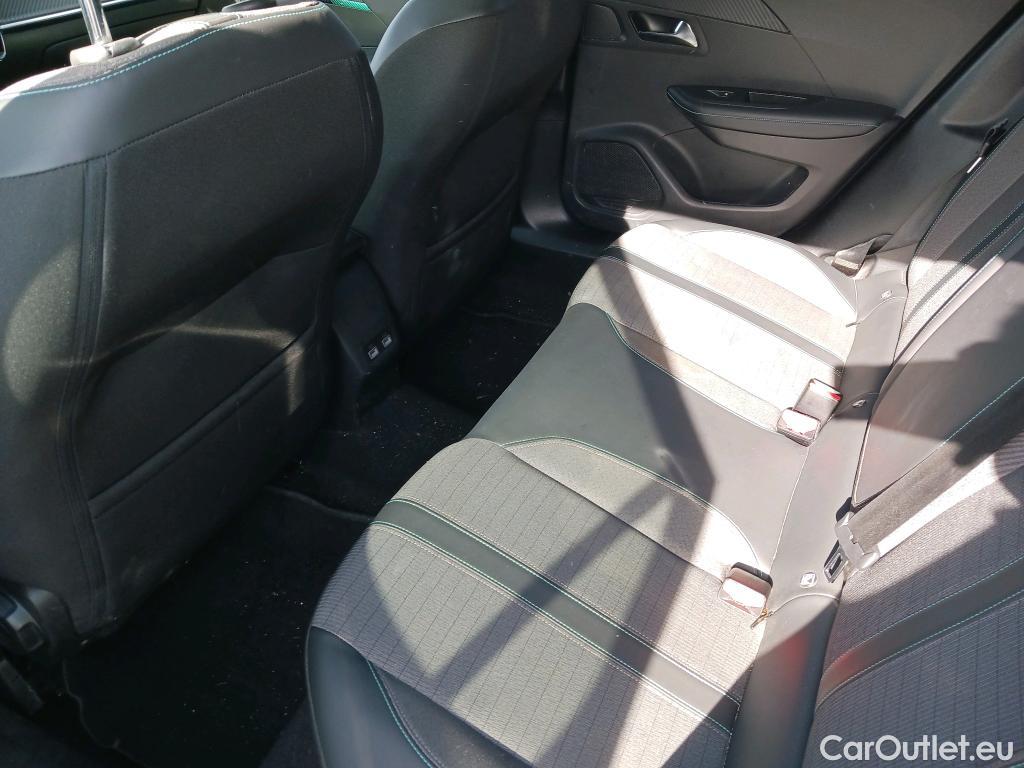  Peugeot  2008 PEUGEOT  / 2019 / 5P / todoterreno Allure BlueHDI 81kW (110CV) #9