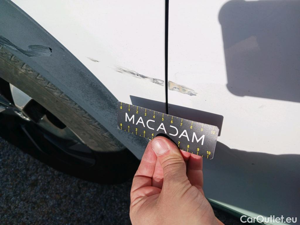  Peugeot  2008 PEUGEOT  / 2019 / 5P / todoterreno Allure BlueHDI 81kW (110CV) #28