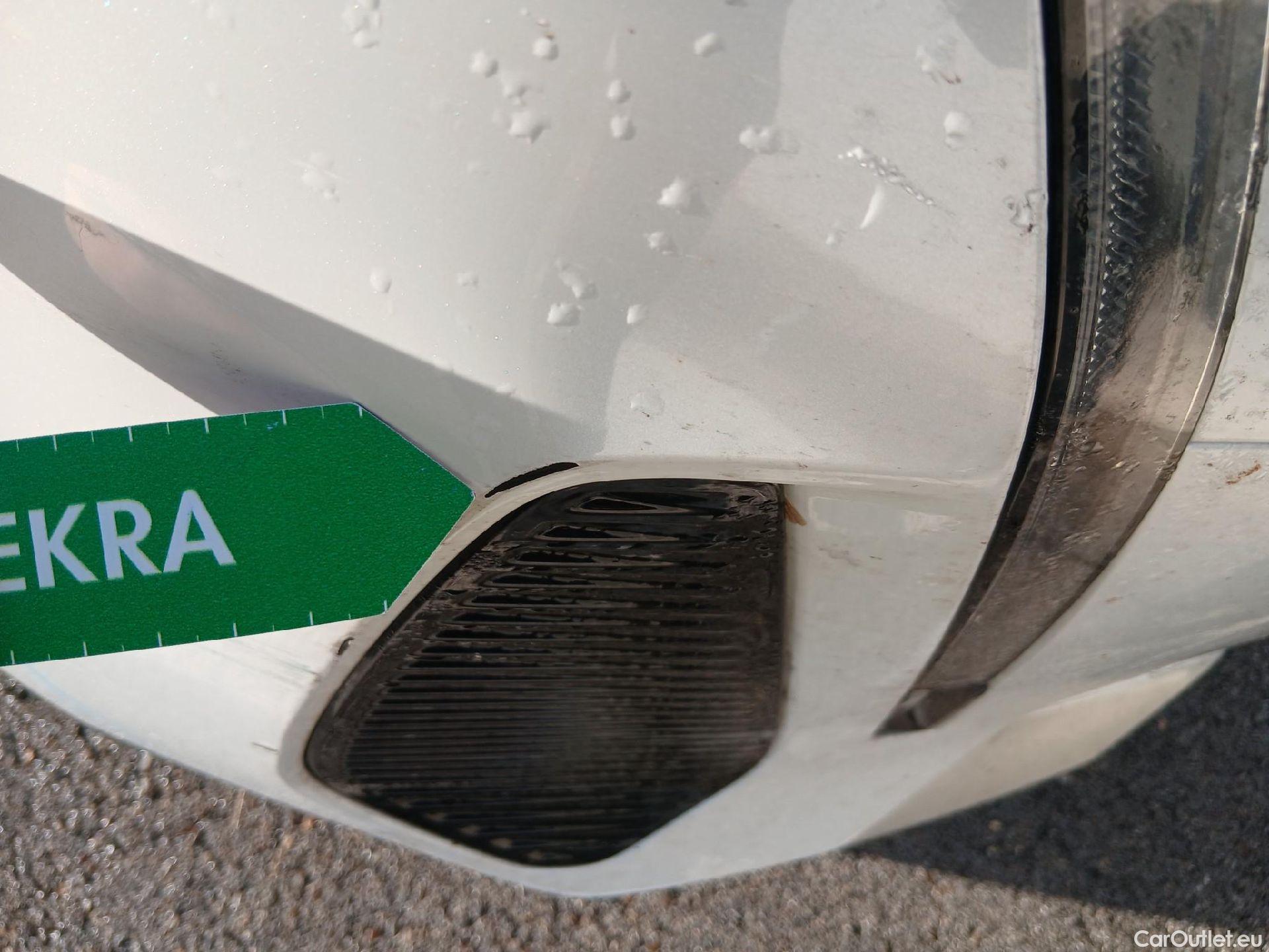  Peugeot  3008 PEUGEOT  / 2020 / 5P / todoterreno 1.2 PureTech 96KW S&S Active Pack EAT8 #20