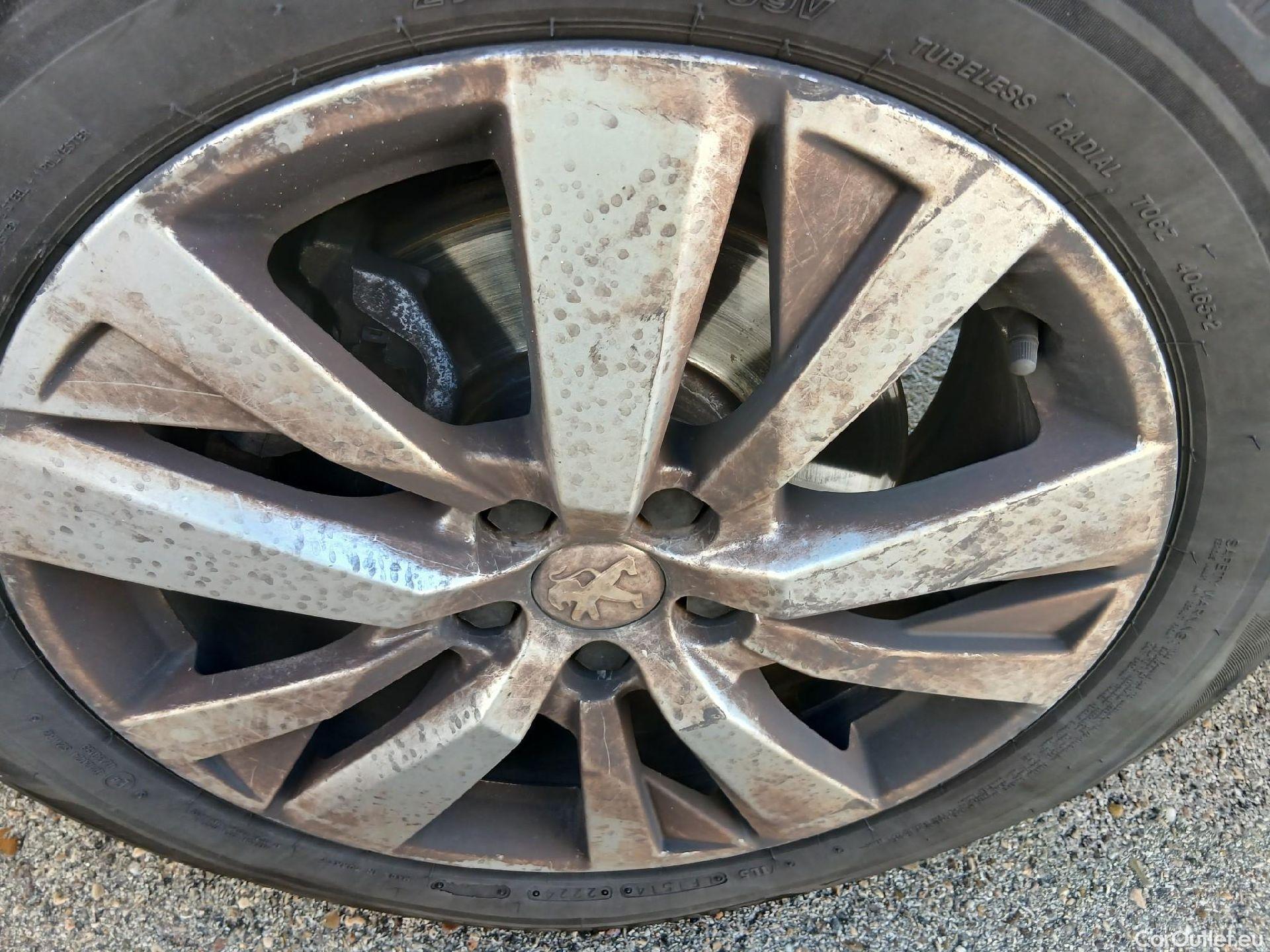  Peugeot  3008 PEUGEOT  / 2020 / 5P / todoterreno 1.2 PureTech 96KW S&S Active Pack EAT8 #8