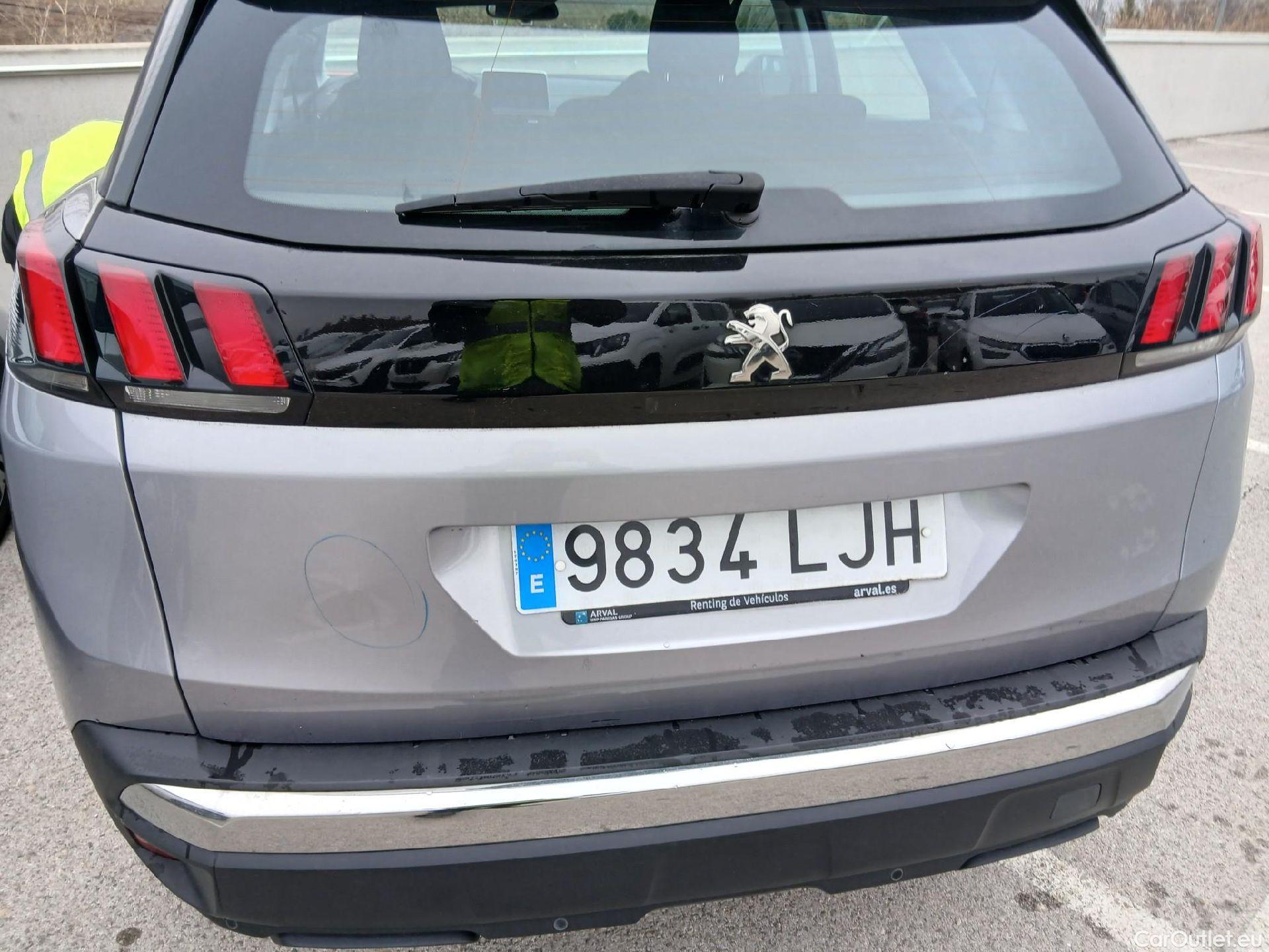  Peugeot  3008 PEUGEOT  / 2016 / 5P / todoterreno 1.5 BlueHDi 96kW (130CV) S&S Active (AC) #24
