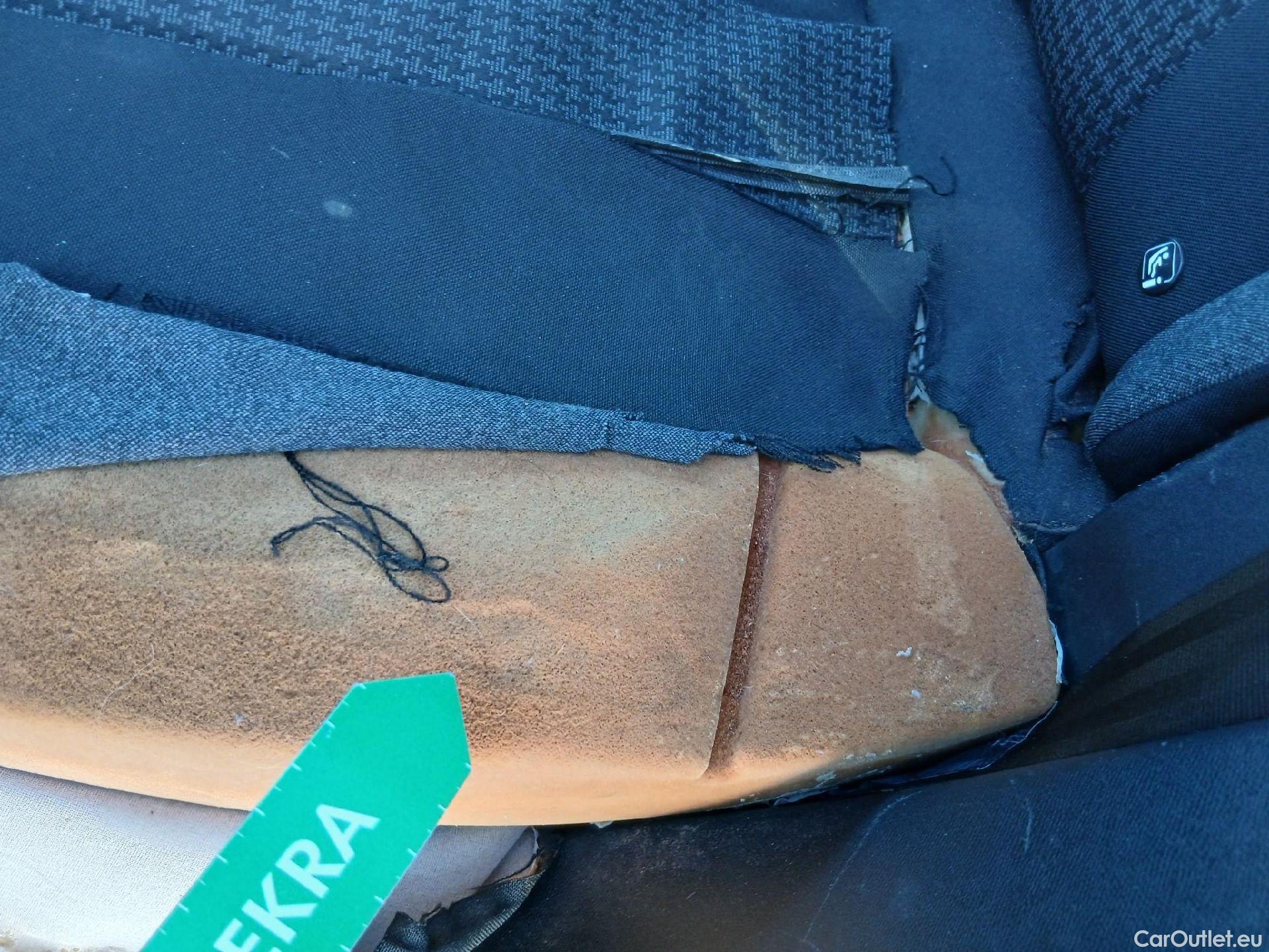  Peugeot  3008 PEUGEOT  / 2020 / 5P / todoterreno 1.2 PureTech 96KW S&S Active Pack EAT8 #11