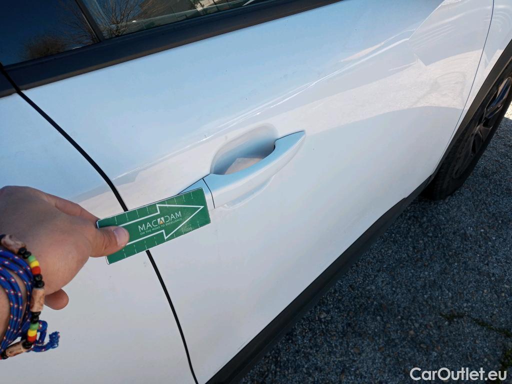  Peugeot  2008 PEUGEOT  / 2019 / 5P / todoterreno Active Pack BlueHDI 81kW (110CV) #14