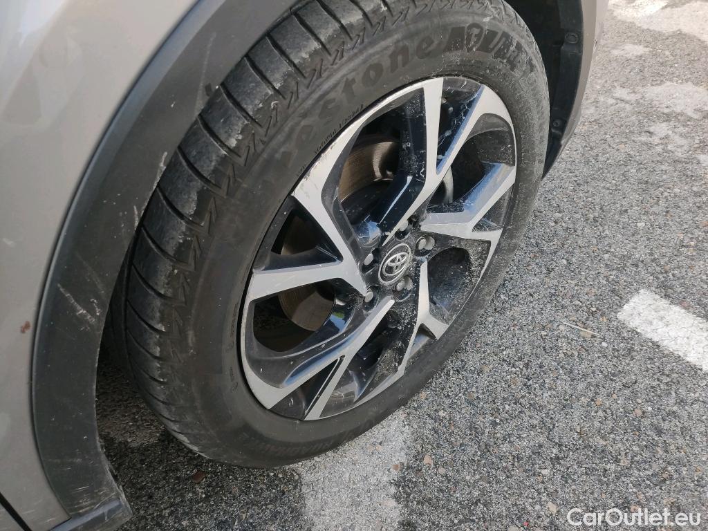  Toyota  C-HR TOYOTA  / 2016 / 5P / todoterreno 1.8 125H Advance (CX) #3