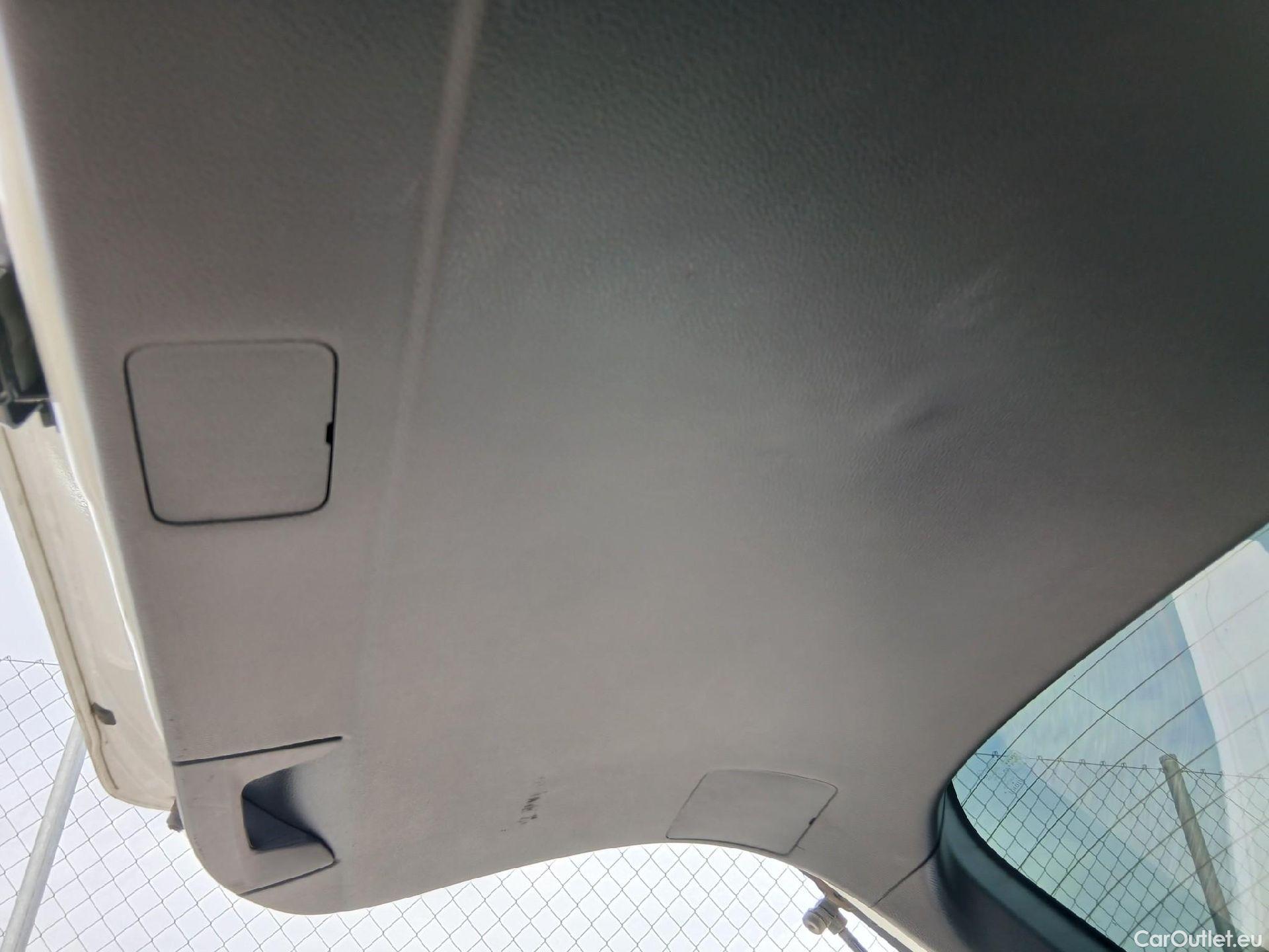  Toyota  RAV4 TOYOTA  / 2018 / 5P / todoterreno 2.5l 220H Business #2