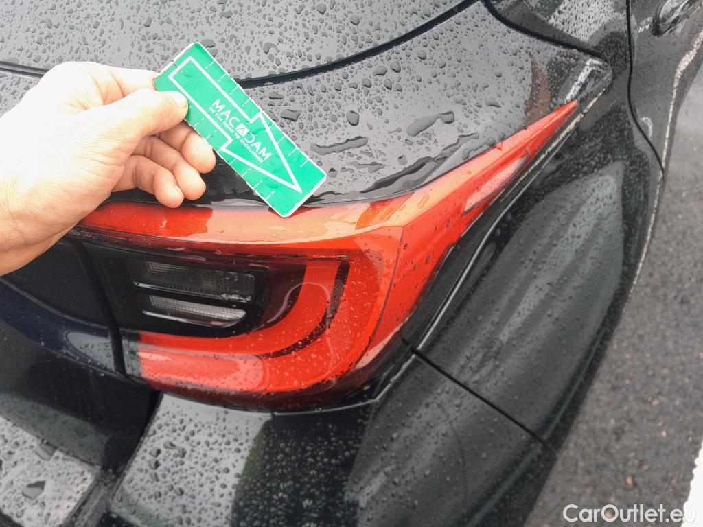  Toyota  Yaris TOYOTA  / 2020 / 5P / berlina con portón 1.5 125 S-Edition #4