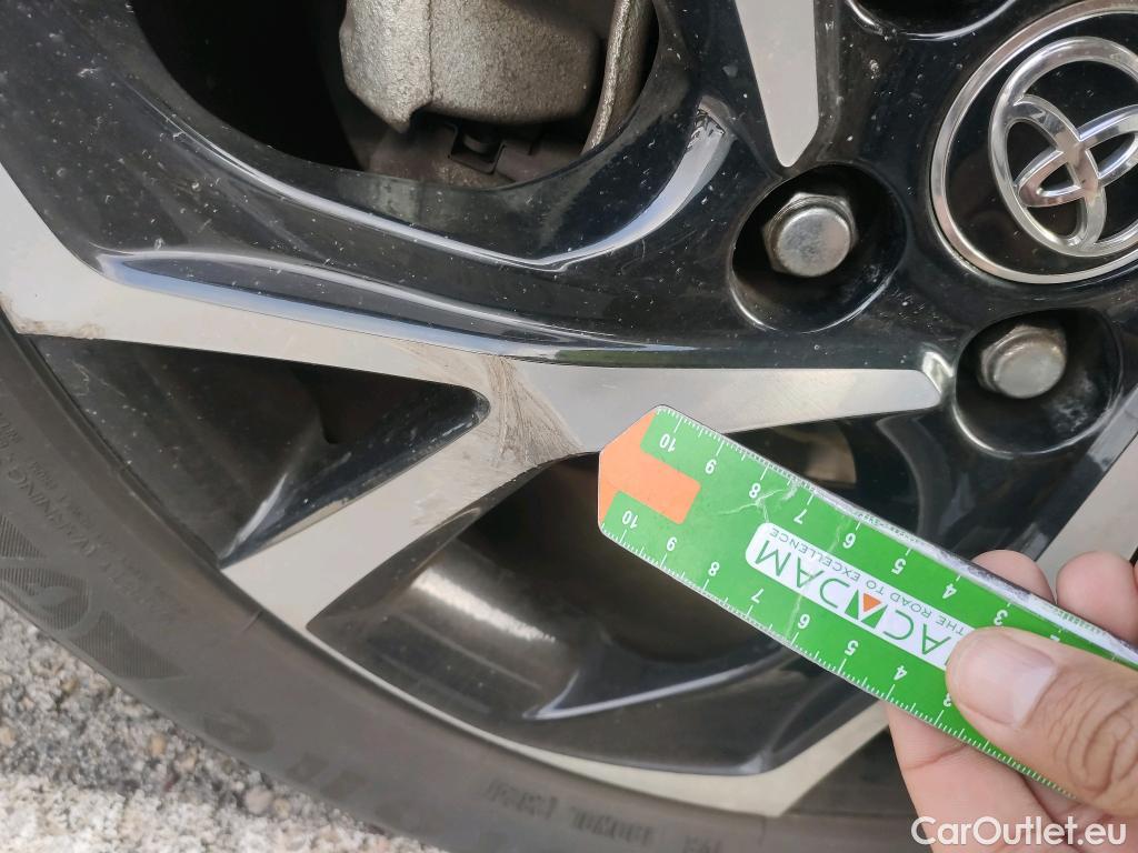  Toyota  C-HR TOYOTA  / 2016 / 5P / todoterreno 1.8 125H Advance (CX) #2