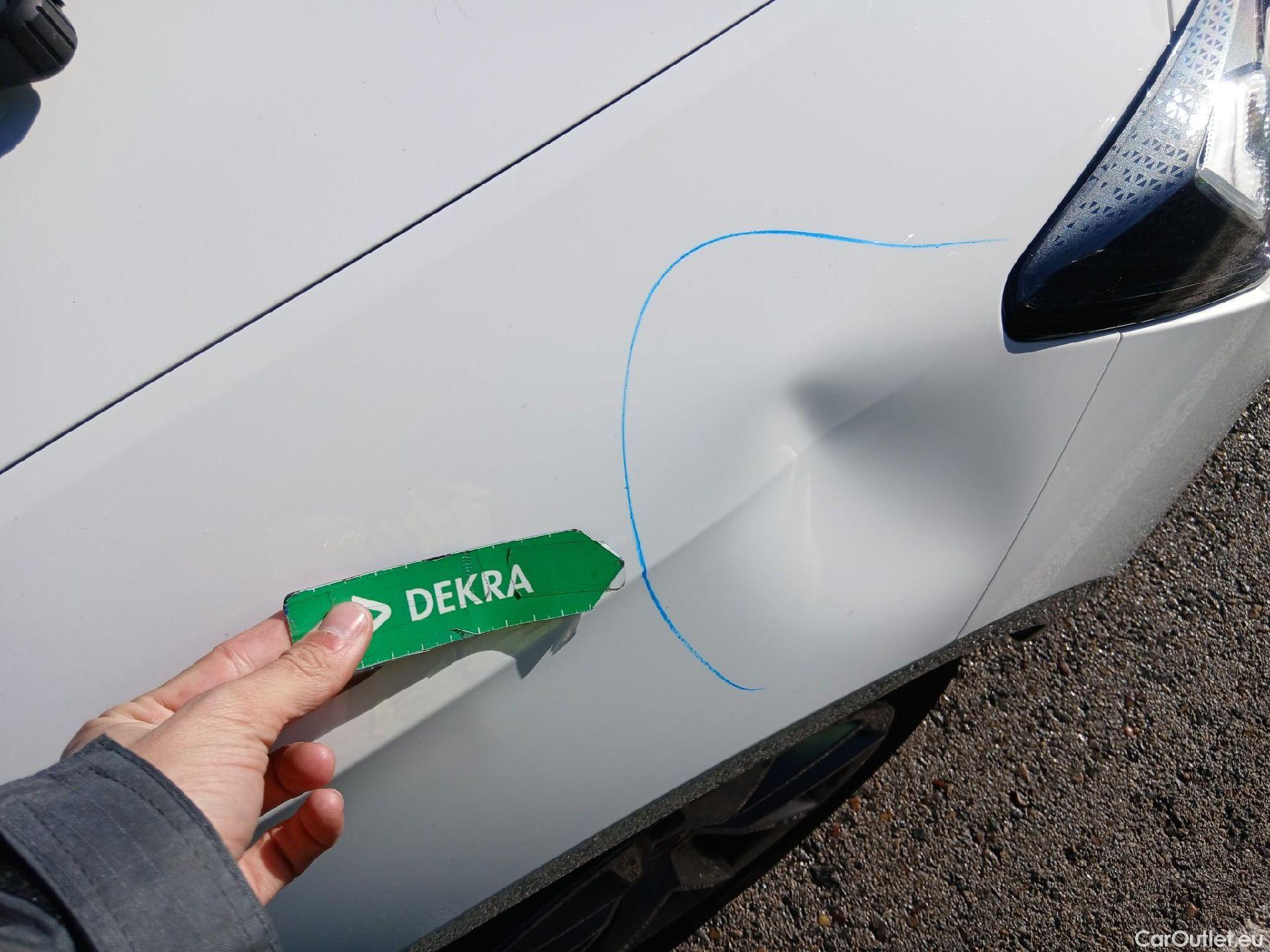  Land Rover  Discovery SEAT Nuevo León / 2020 / 5P / berlina con portón 2.0 TDI 85kW S&S Style Go (AC2) #32