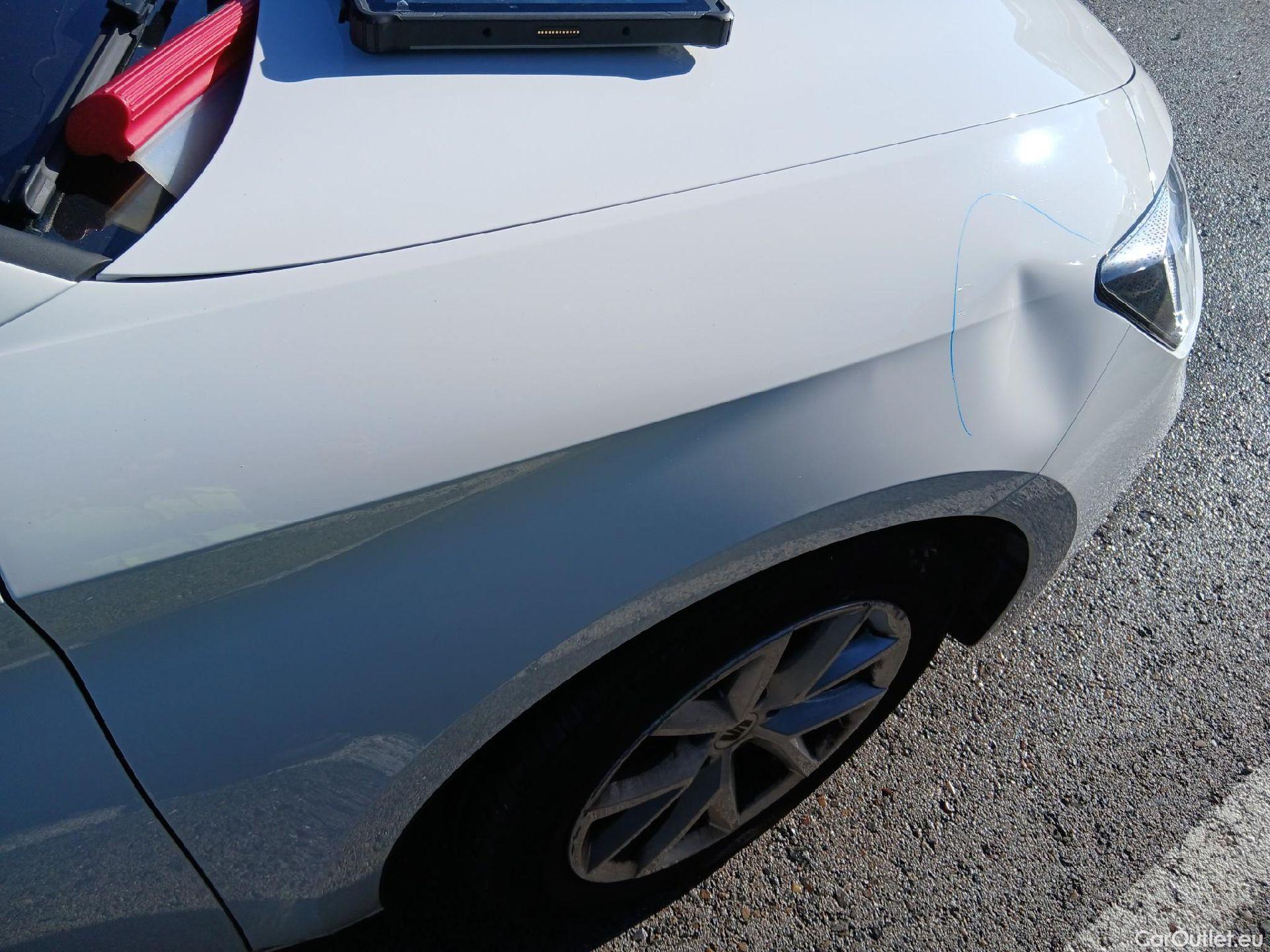  Land Rover  Discovery SEAT Nuevo León / 2020 / 5P / berlina con portón 2.0 TDI 85kW S&S Style Go (AC2) #31