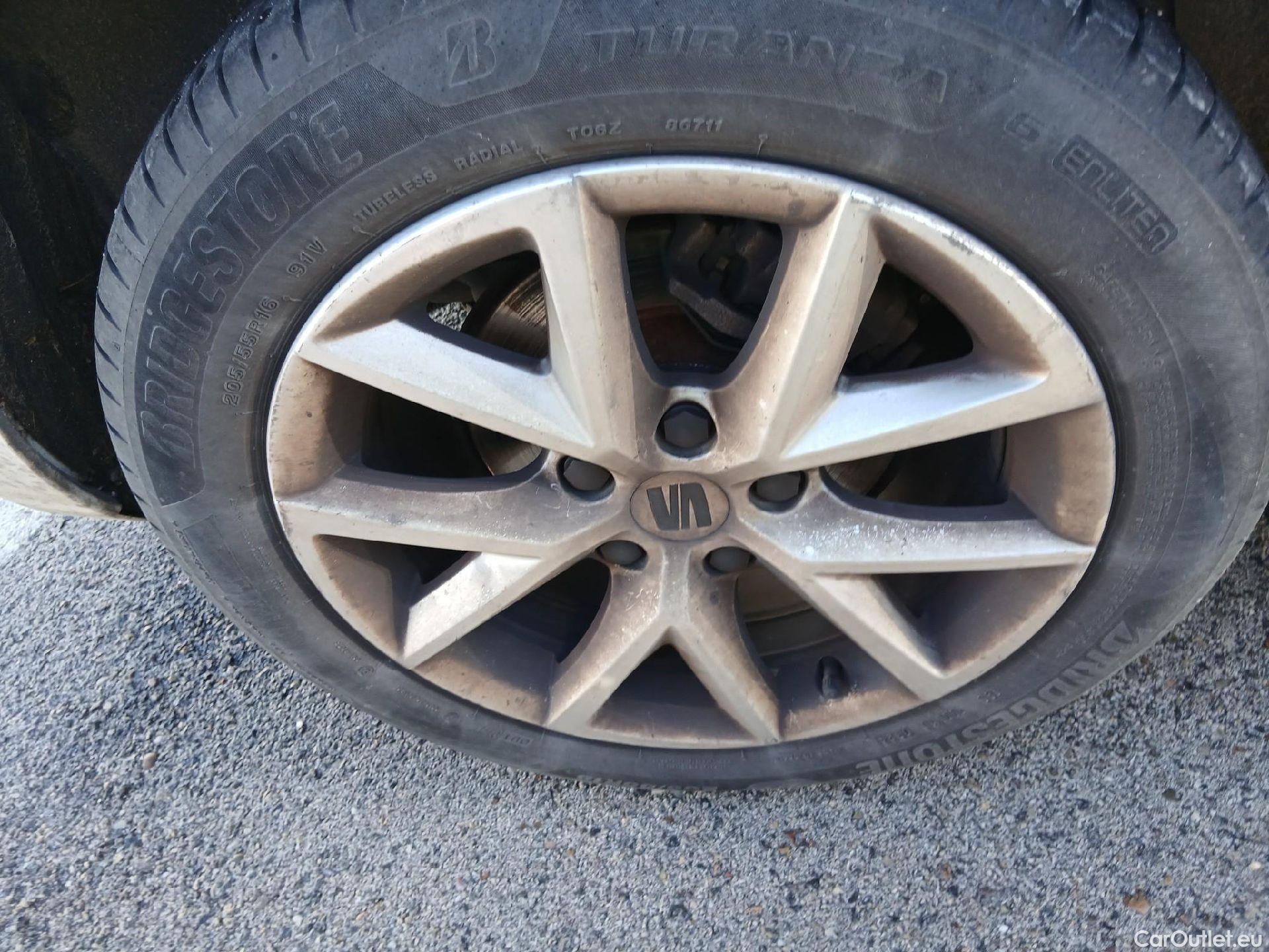  Land Rover  Discovery SEAT Nuevo León / 2020 / 5P / berlina con portón 2.0 TDI 85kW S&S Style Go (AC2) #26