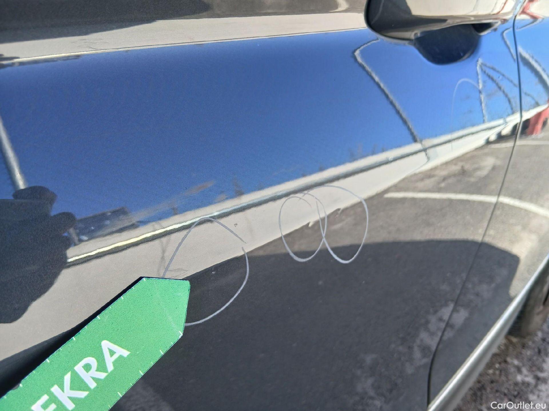  Volkswagen  Tiguan VOLKSWAGEN  / 2020 / 5P / todoterreno Life 1.5 TSI 110kW (150CV) #15