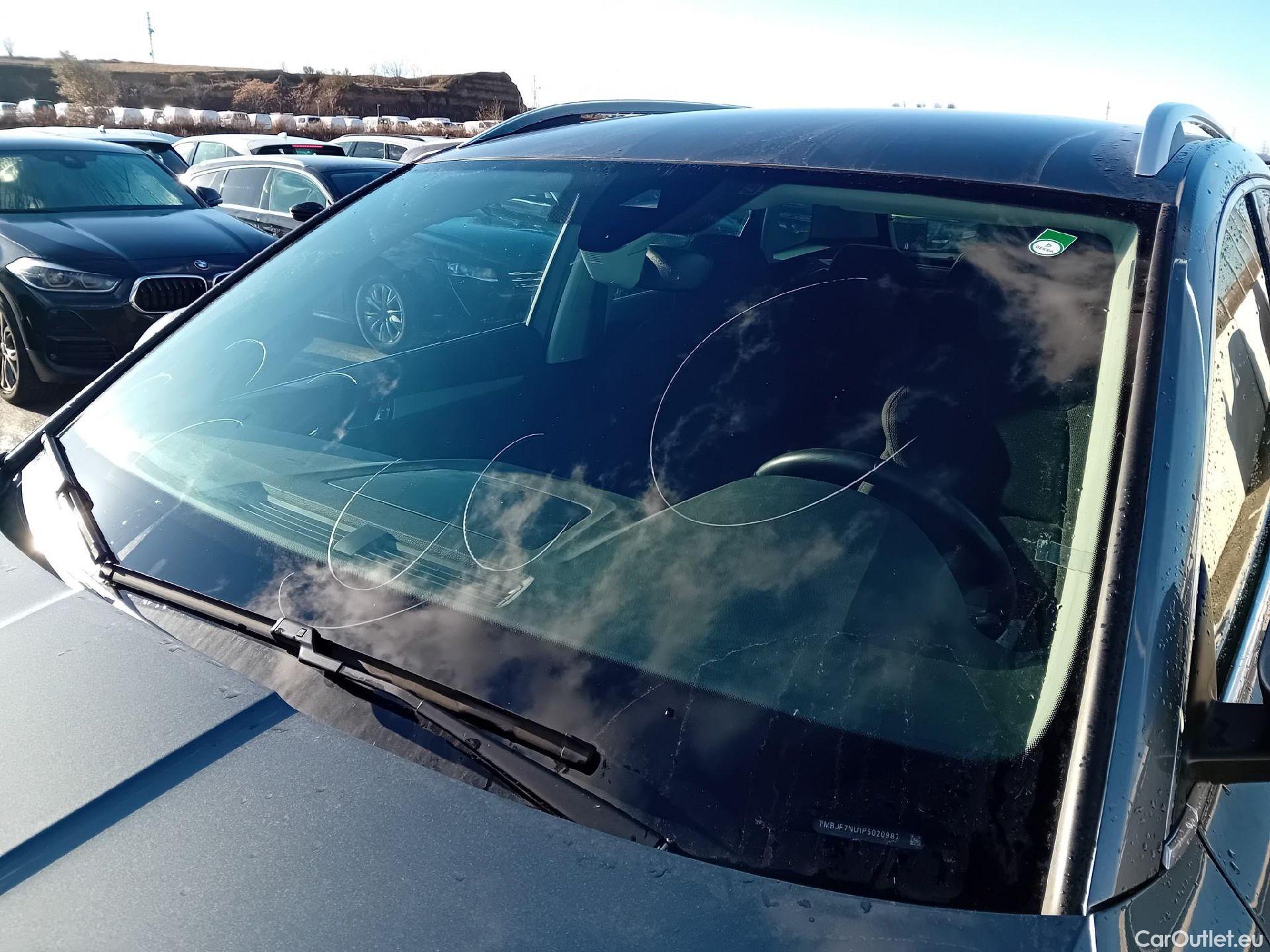  Skoda  Karoq SKODA  / 2021 / 5P / todoterreno 2.0 TDI 85kW (115CV) Ambition (AC) #8