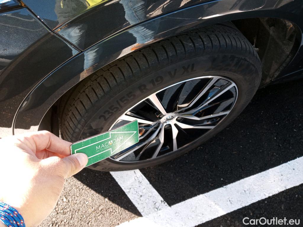  Volvo  XC90 VOLVO  / 2019 / 5P / todoterreno 2.0 B5 D AWD Momentum Pro Auto #2