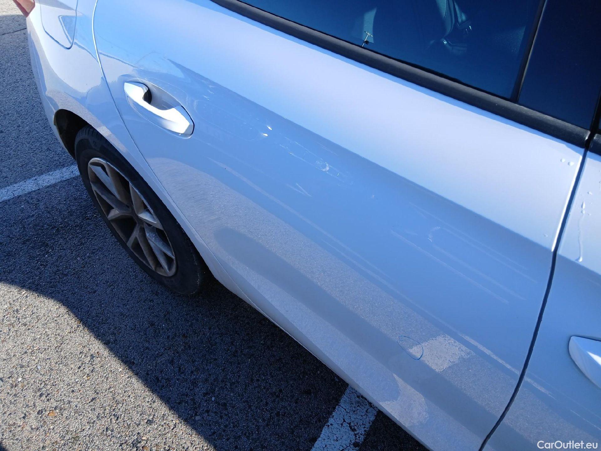  Land Rover  Discovery SEAT Nuevo León / 2020 / 5P / berlina con portón 2.0 TDI 85kW S&S Style Go (AC2) #28