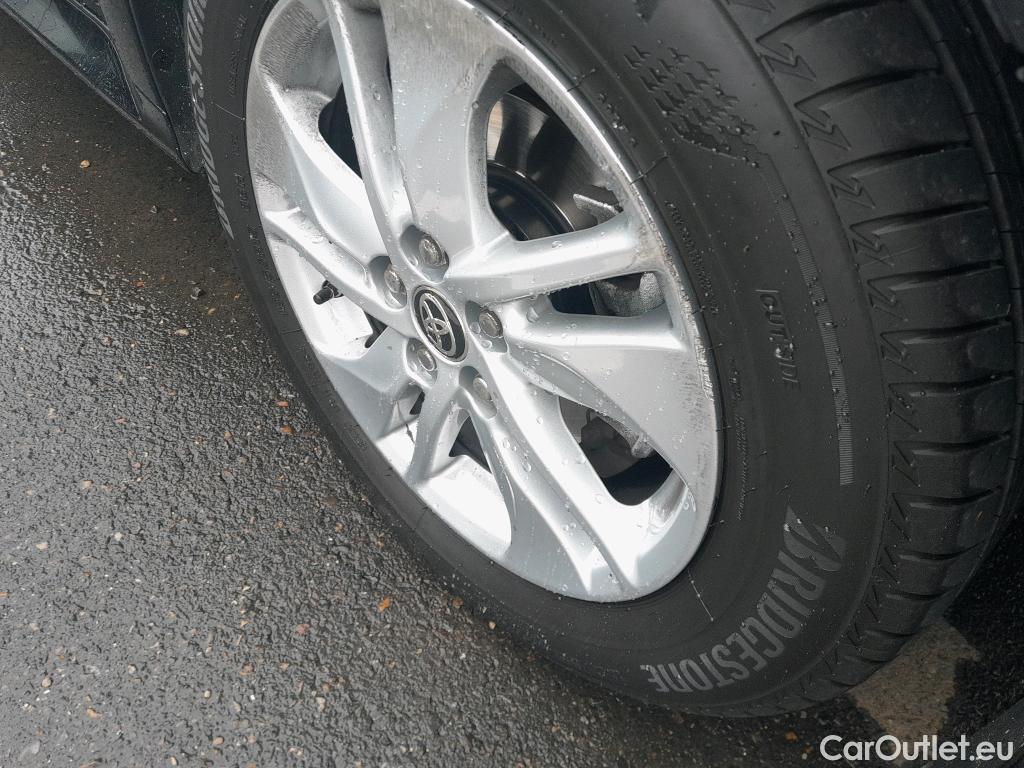  Toyota  Yaris TOYOTA  / 2020 / 5P / berlina con portón 1.5 125 S-Edition #7