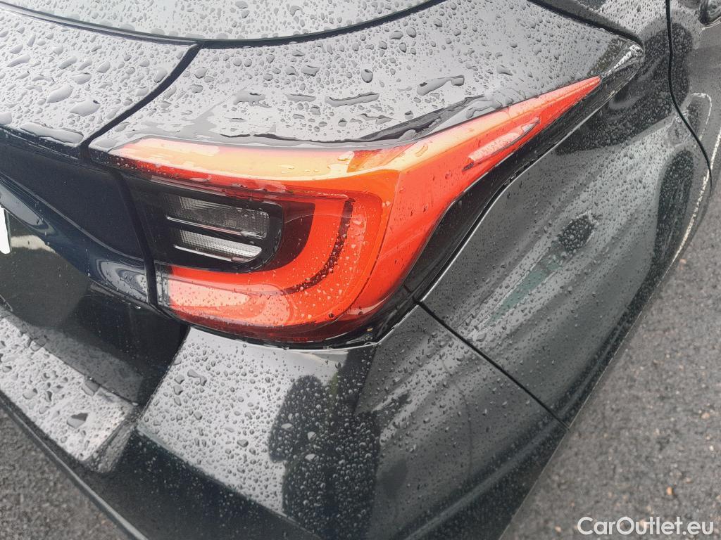  Toyota  Yaris TOYOTA  / 2020 / 5P / berlina con portón 1.5 125 S-Edition #3