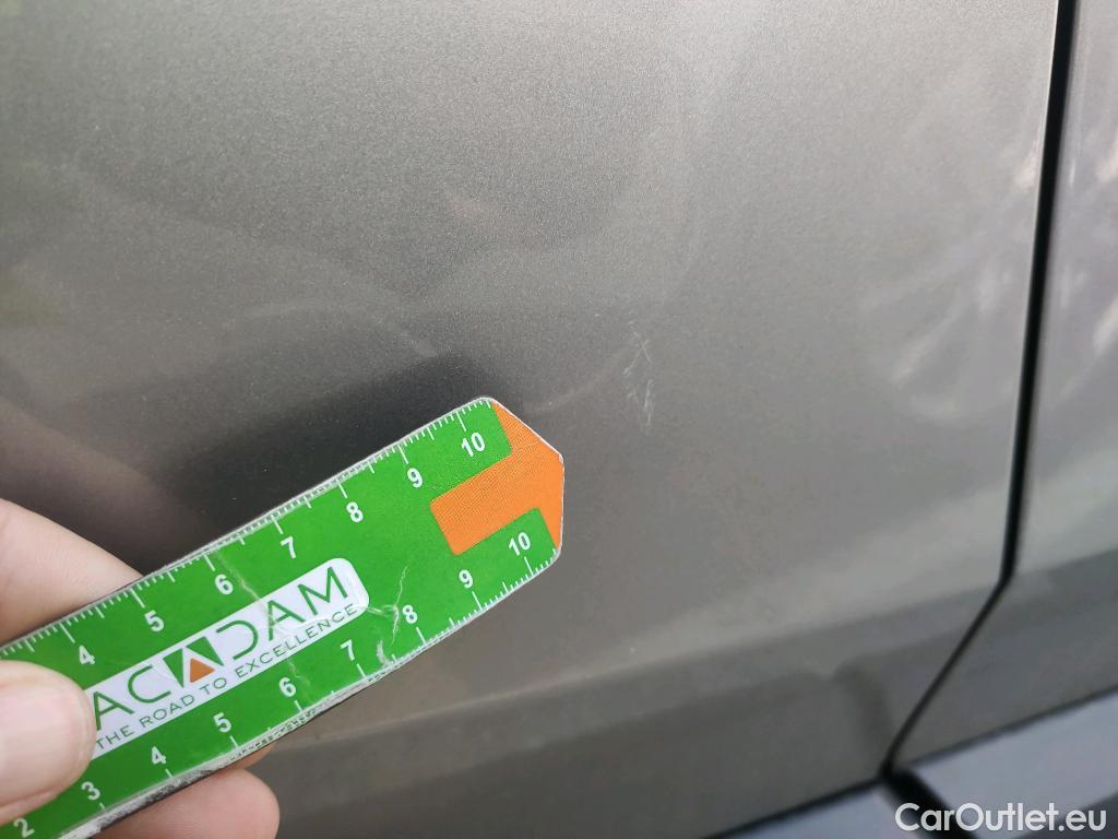  Toyota  C-HR TOYOTA  / 2016 / 5P / todoterreno 1.8 125H Advance (CX) #10