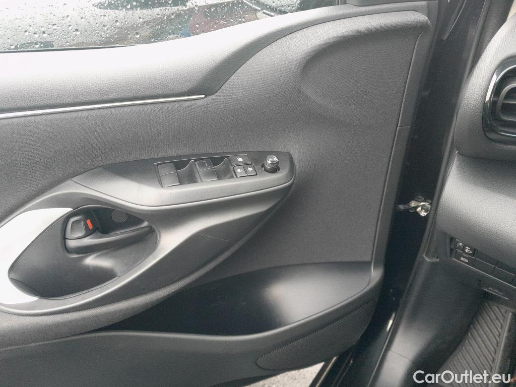  Toyota  Yaris TOYOTA  / 2020 / 5P / berlina con portón 1.5 125 S-Edition #13