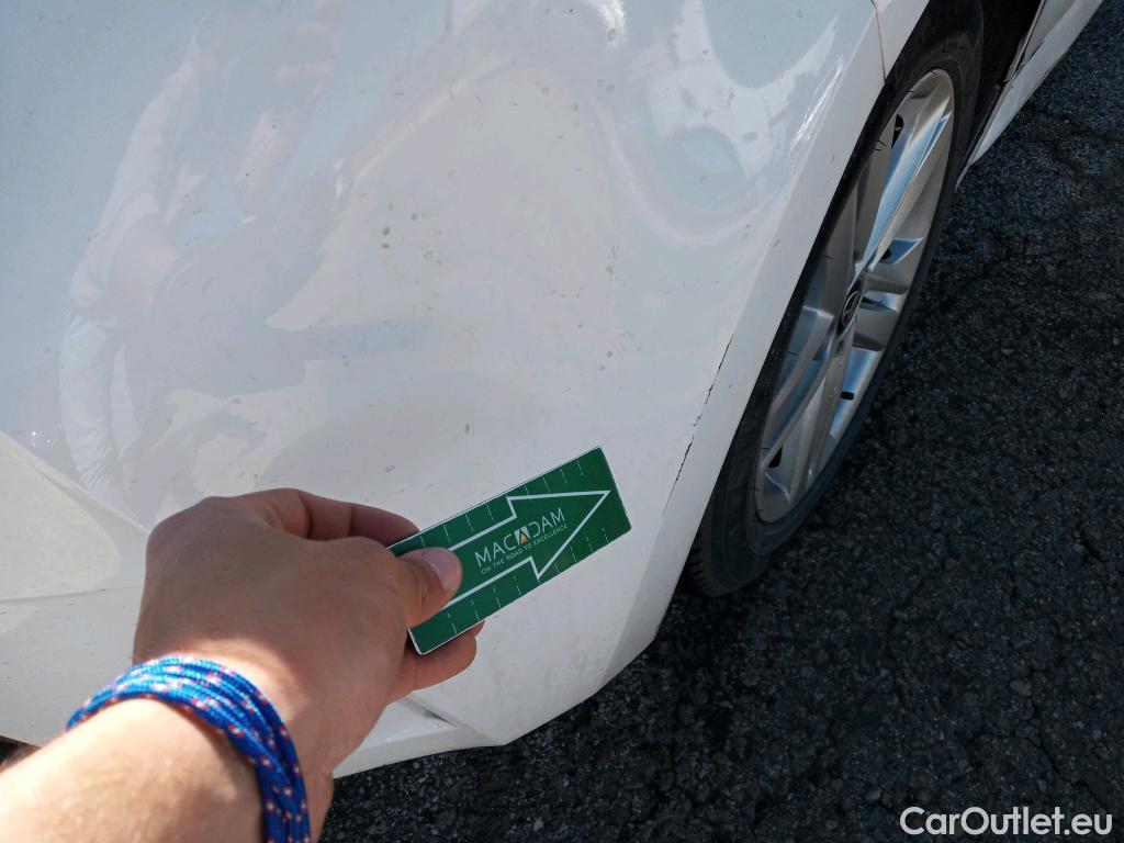  Toyota  Corolla TOYOTA  1.8 125H ACTIVE TECH E-CVT #32