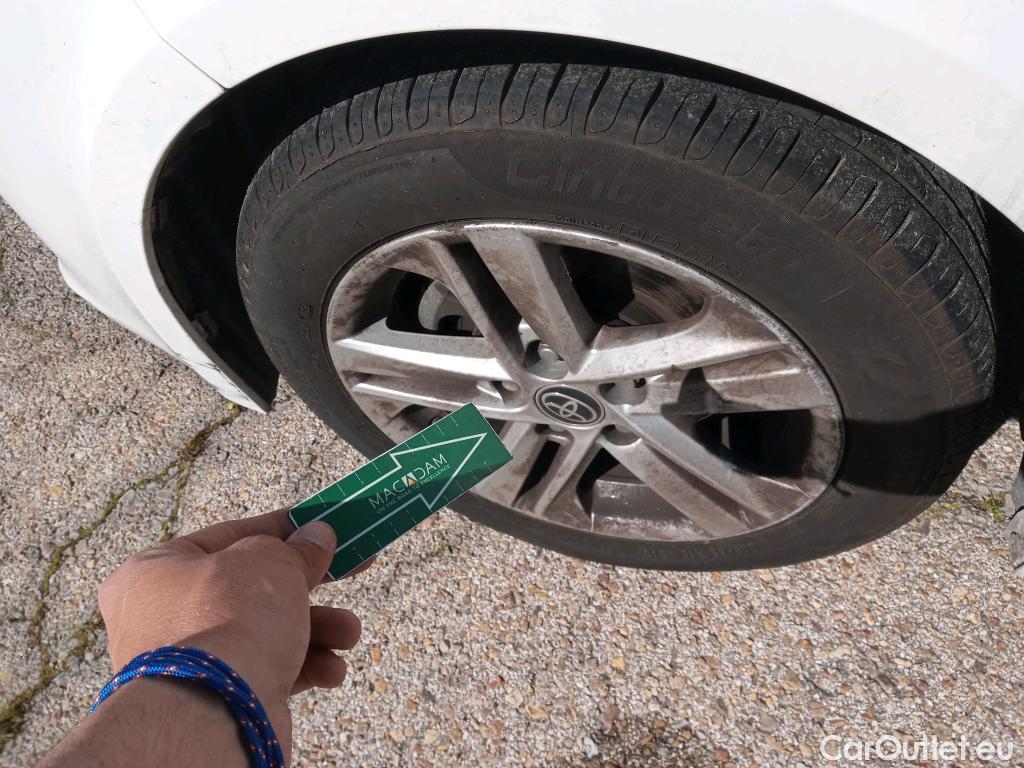  Toyota  Corolla TOYOTA  1.8 125H ACTIVE TECH E-CVT #24