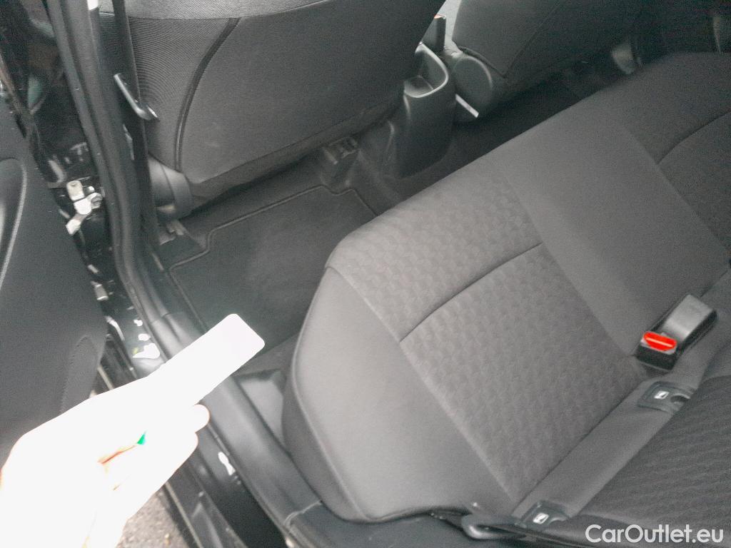  Toyota  Yaris TOYOTA  / 2020 / 5P / berlina con portón 1.5 125 S-Edition #17