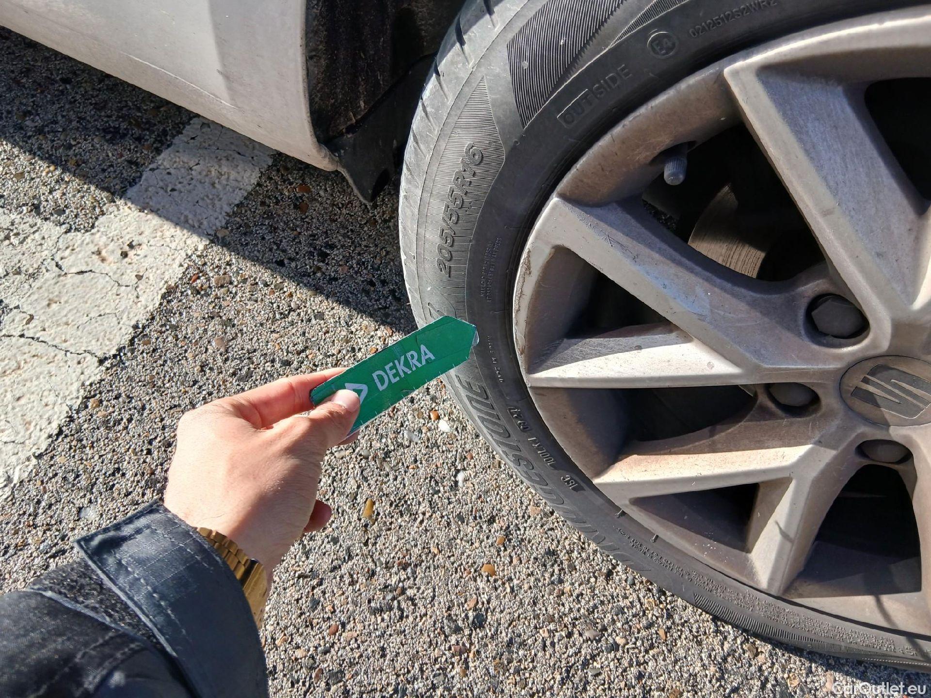  Land Rover  Discovery SEAT Nuevo León / 2020 / 5P / berlina con portón 2.0 TDI 85kW S&S Style Go (AC2) #19