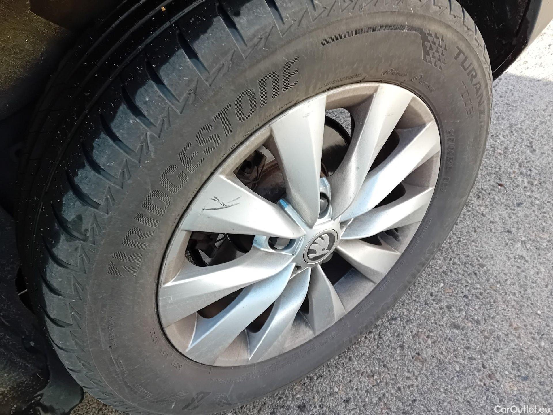  Skoda  Karoq SKODA  / 2021 / 5P / todoterreno 2.0 TDI 85kW (115CV) Ambition (AC) #15