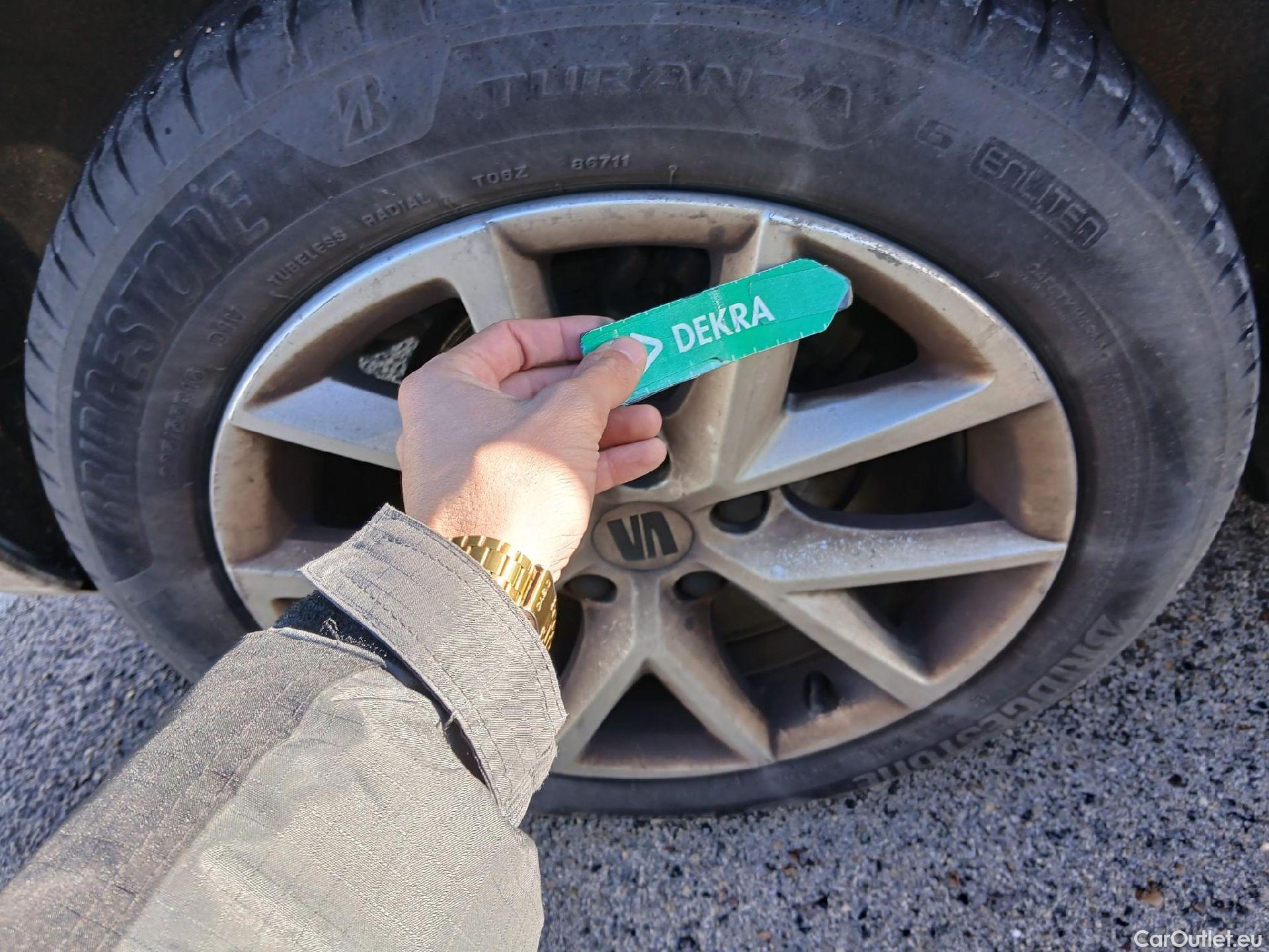  Land Rover  Discovery SEAT Nuevo León / 2020 / 5P / berlina con portón 2.0 TDI 85kW S&S Style Go (AC2) #27