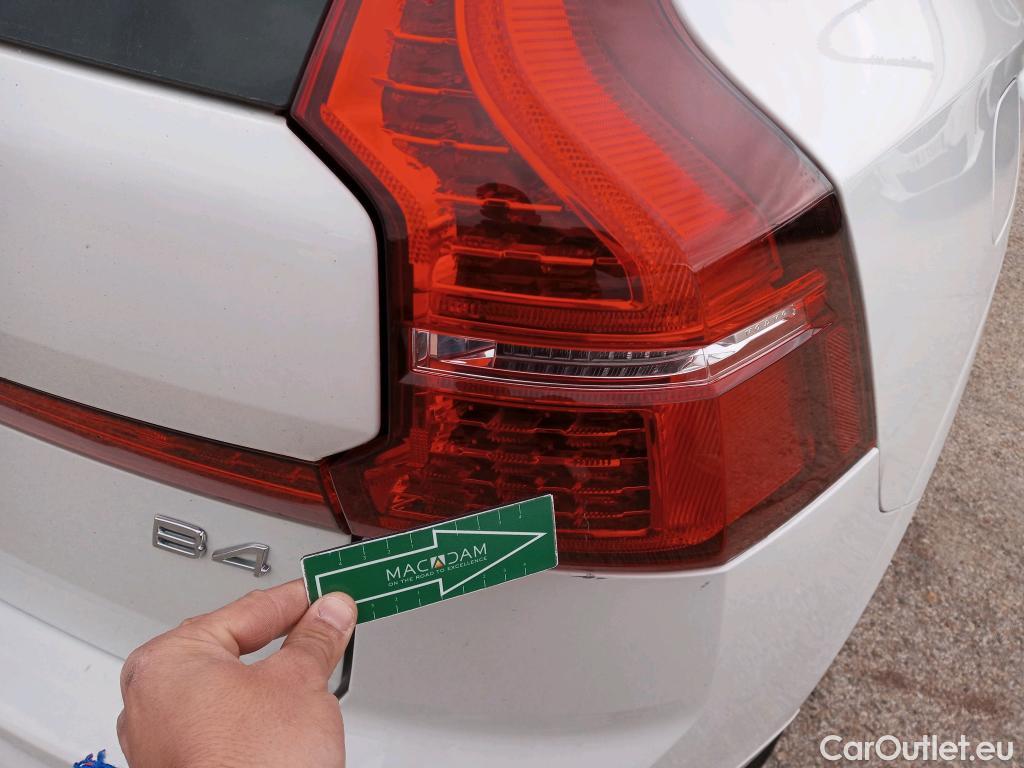  Volvo  XC60 VOLVO  / 2017 / 5P / todoterreno 2.0 B4 D Momentum Pro Auto #17