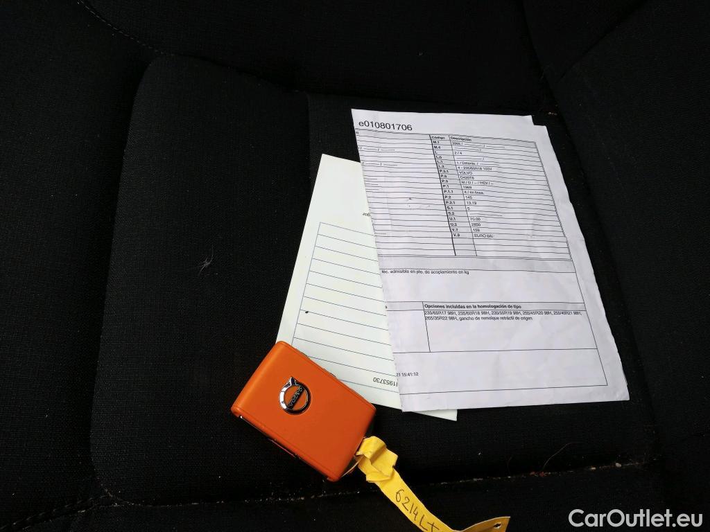  Volvo  XC60 VOLVO  / 2017 / 5P / todoterreno 2.0 B4 D Momentum Pro Auto #1