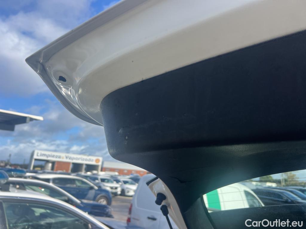  KIA  Niro KIA  Hïbrido Enchufable / 2016 / 5P / crossover 1.6 GDi Híbrido Enchufable 104kW Concept #52