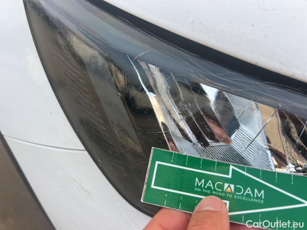  Peugeot  2008 PEUGEOT  / 2019 / 5P / todoterreno Allure Pack BlueHDI 81kW (110CV) (AC) #5