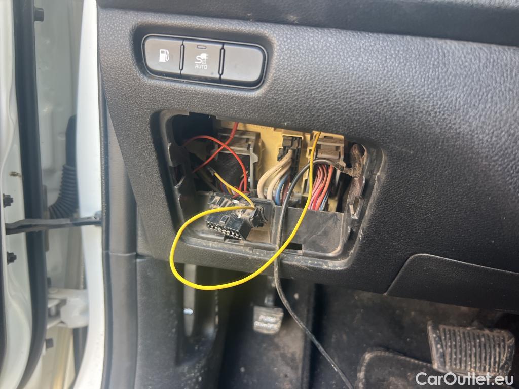  KIA  Niro KIA  Hïbrido Enchufable / 2016 / 5P / crossover 1.6 GDi Híbrido Enchufable 104kW Concept #40