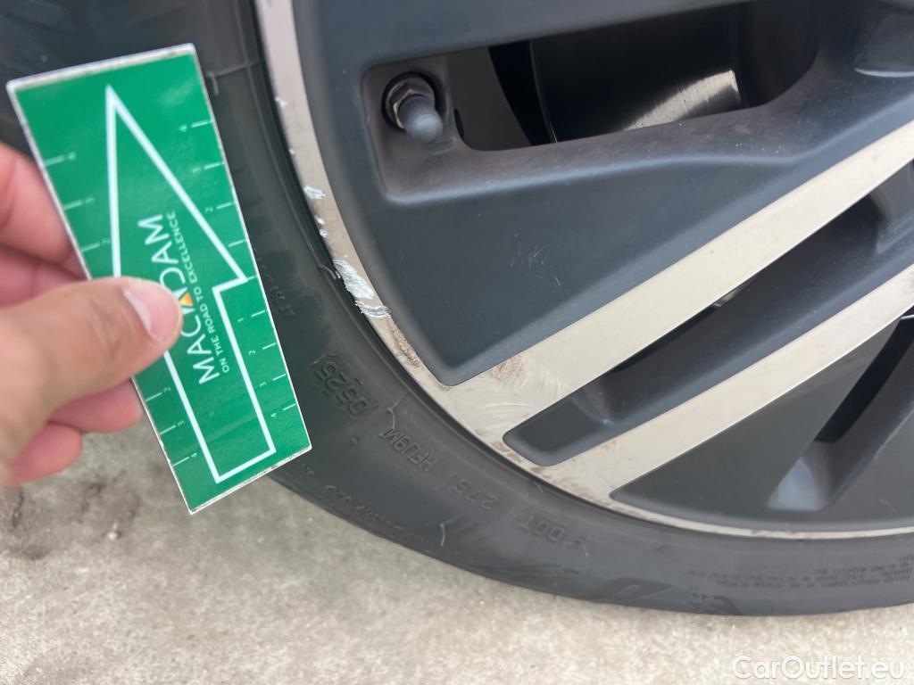  Mercedes  A-Klasse MERCEDES-BENZ Clase A / 2018 / 4P / sedán Sedán A 250 e #6