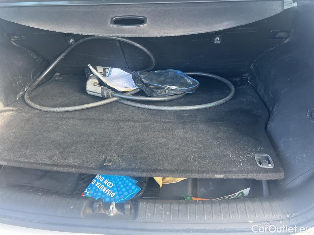  KIA  Niro KIA  Hïbrido Enchufable / 2016 / 5P / crossover 1.6 GDi Híbrido Enchufable 104kW Concept #35